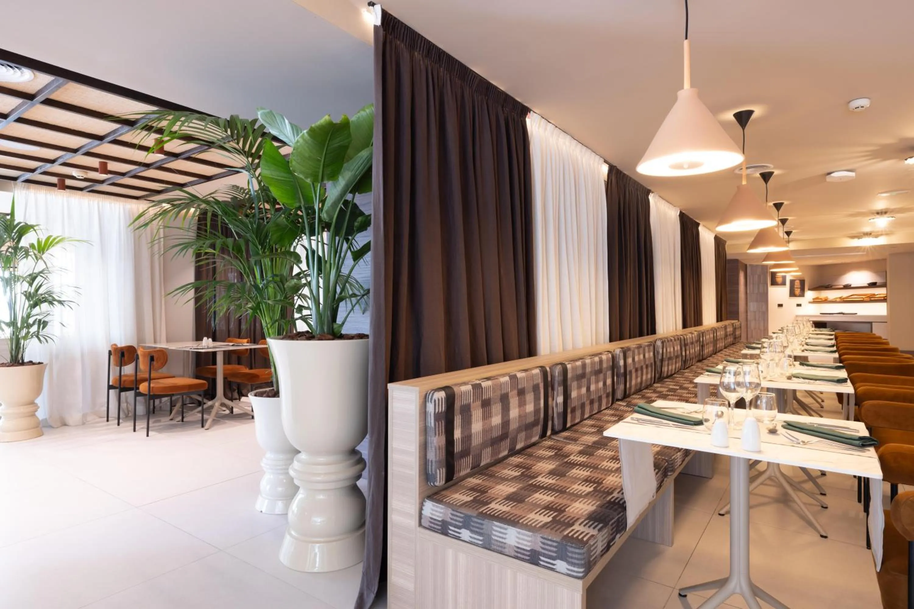 Restaurant/places to eat in Aubamar Palma Resort