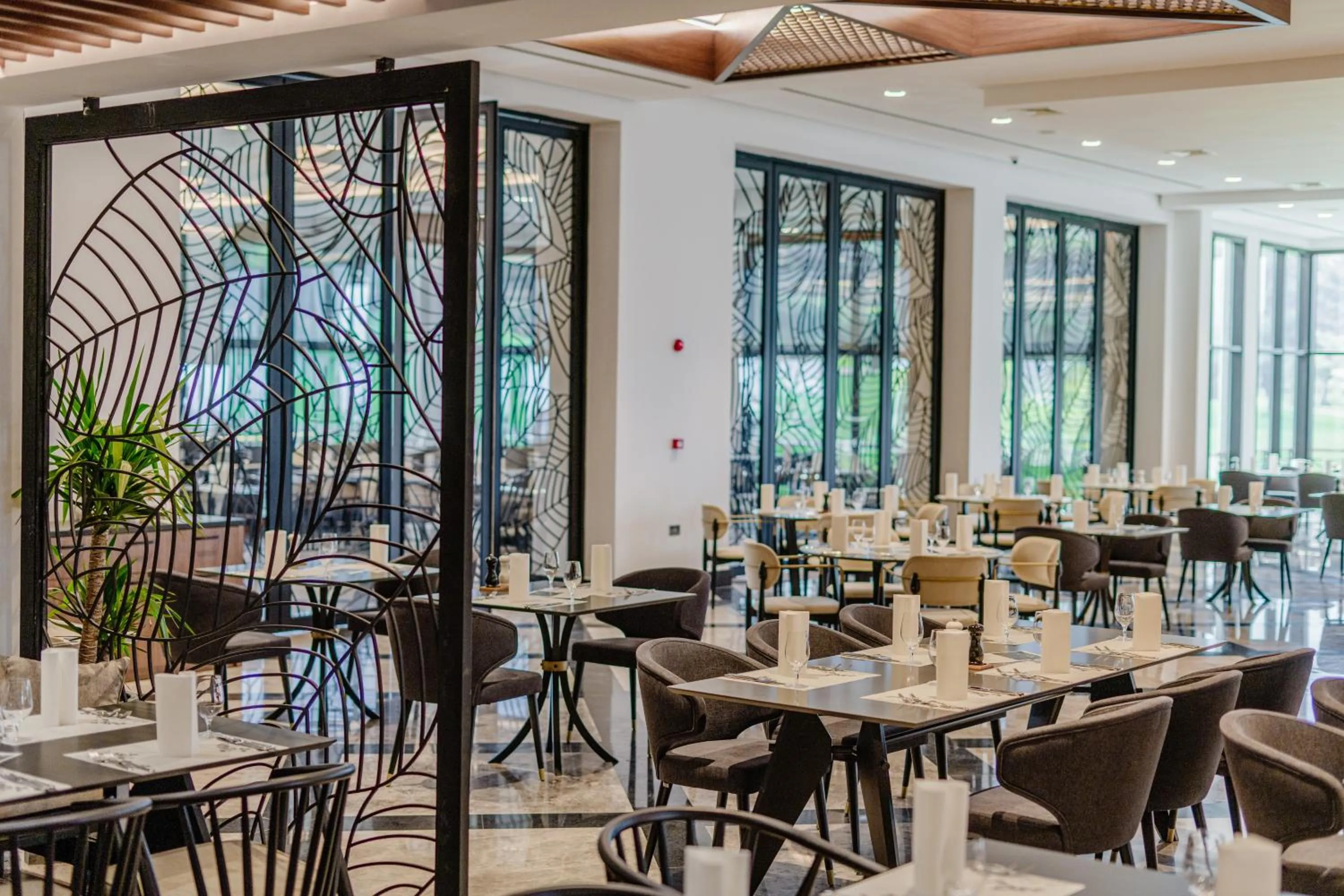 Restaurant/places to eat in Korineum Golf & Beach Resort