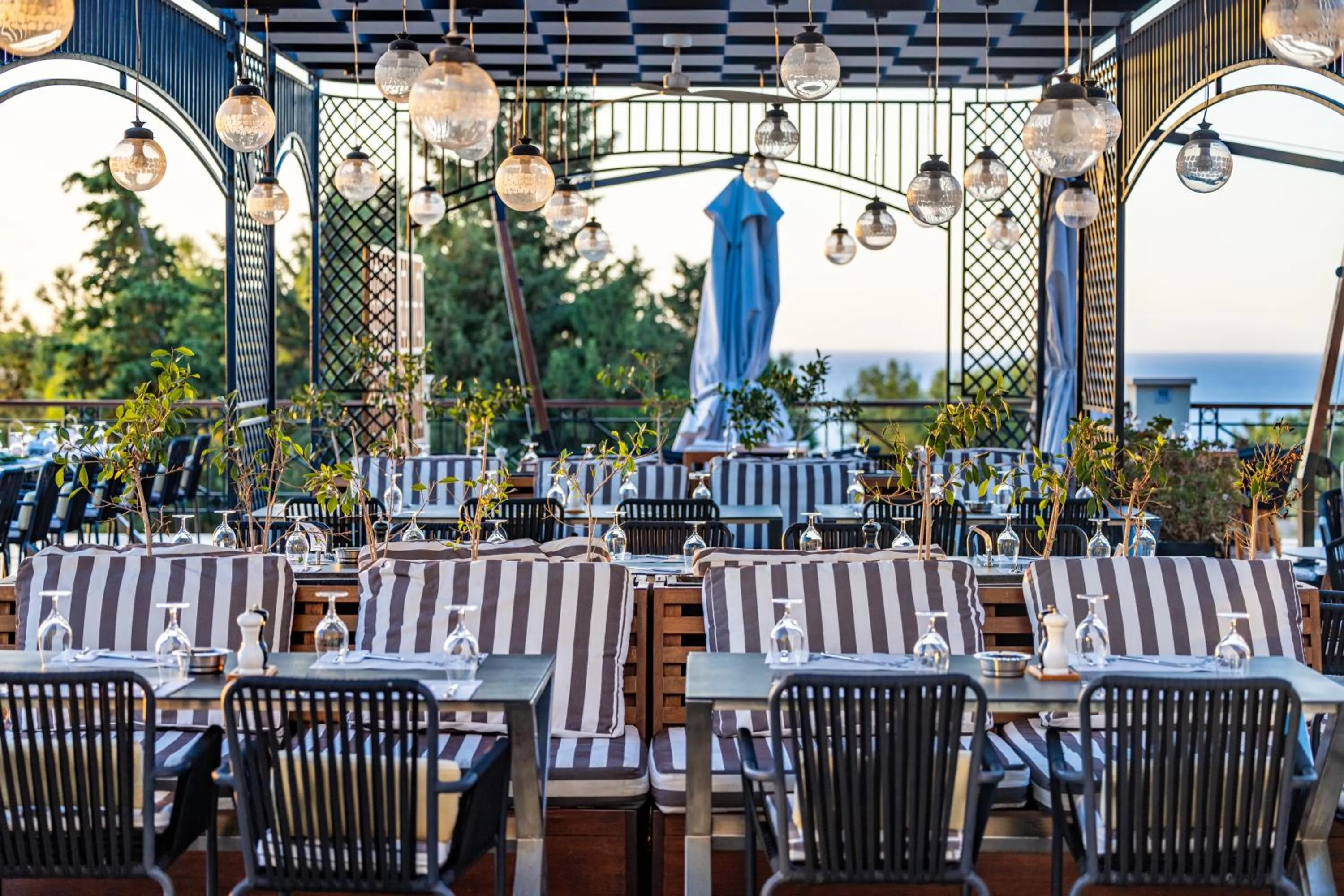 Restaurant/places to eat in Korineum Golf & Beach Resort