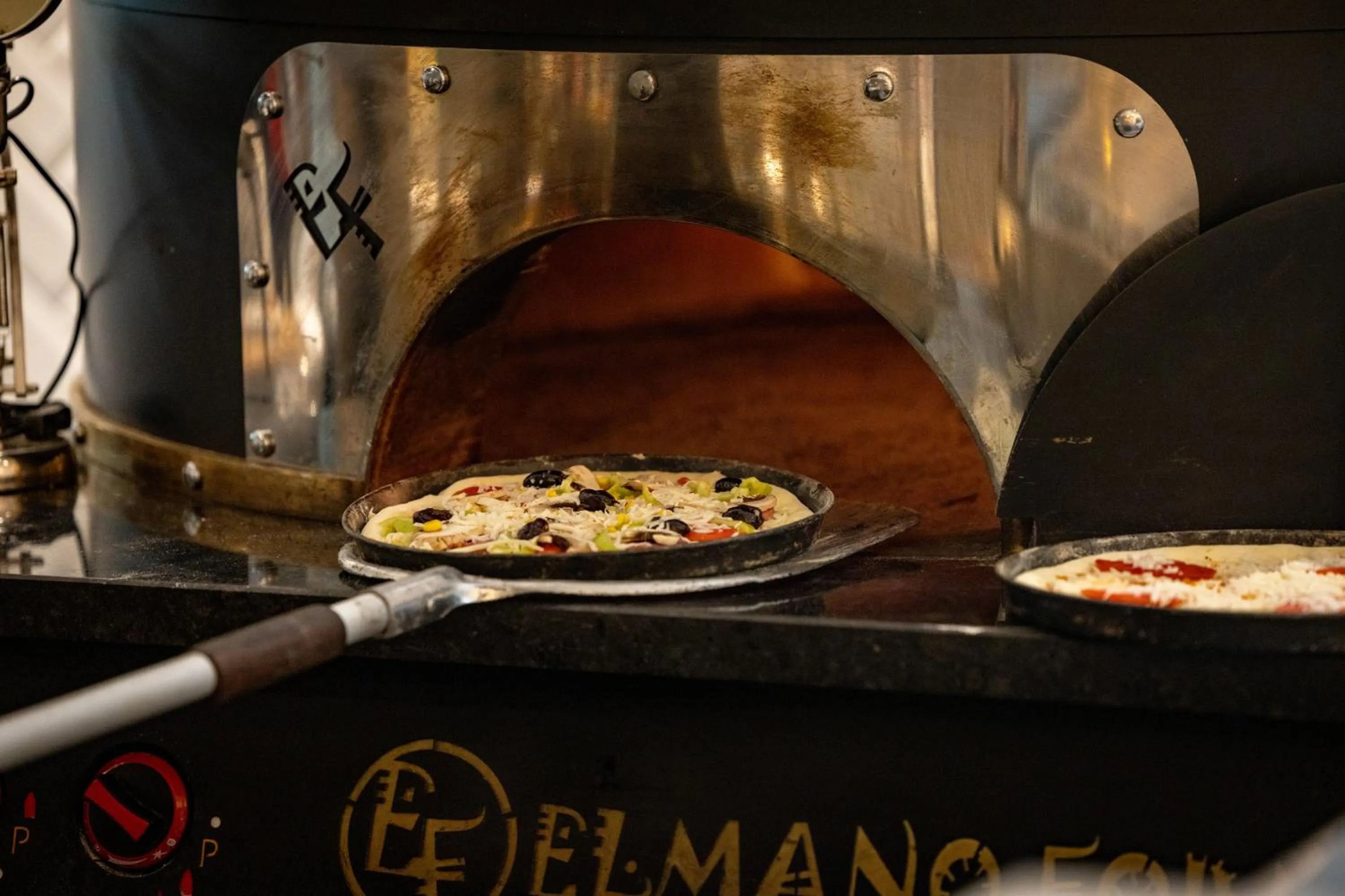 Restaurant/places to eat in Korineum Golf & Beach Resort