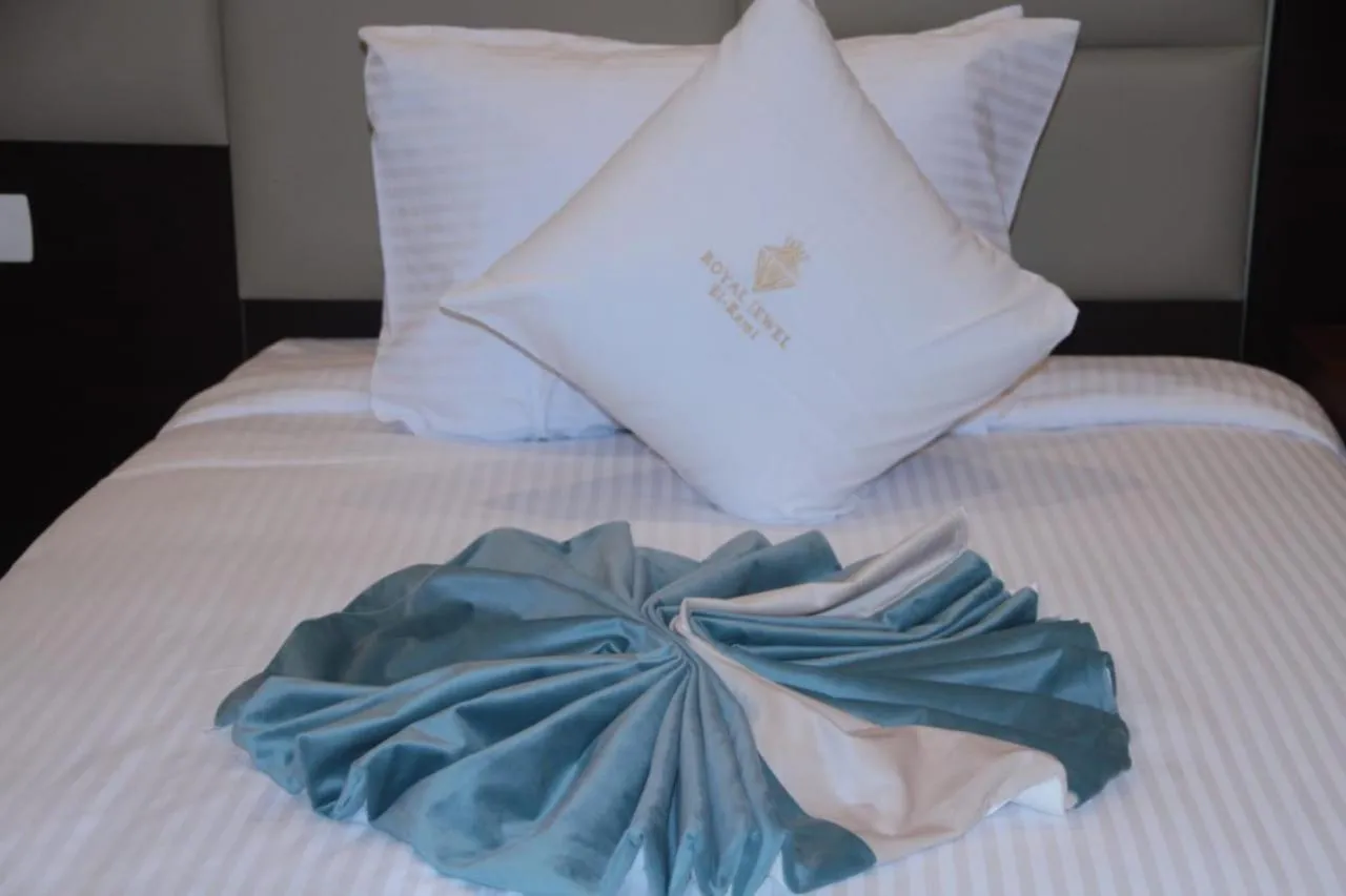 Bed in Royal Jewel Al Raml Hotel