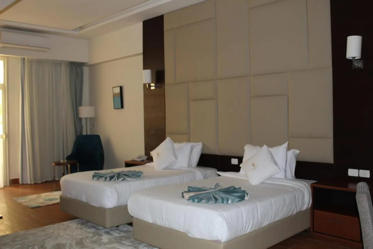 Bedroom, Bed in Royal Jewel Al Raml Hotel