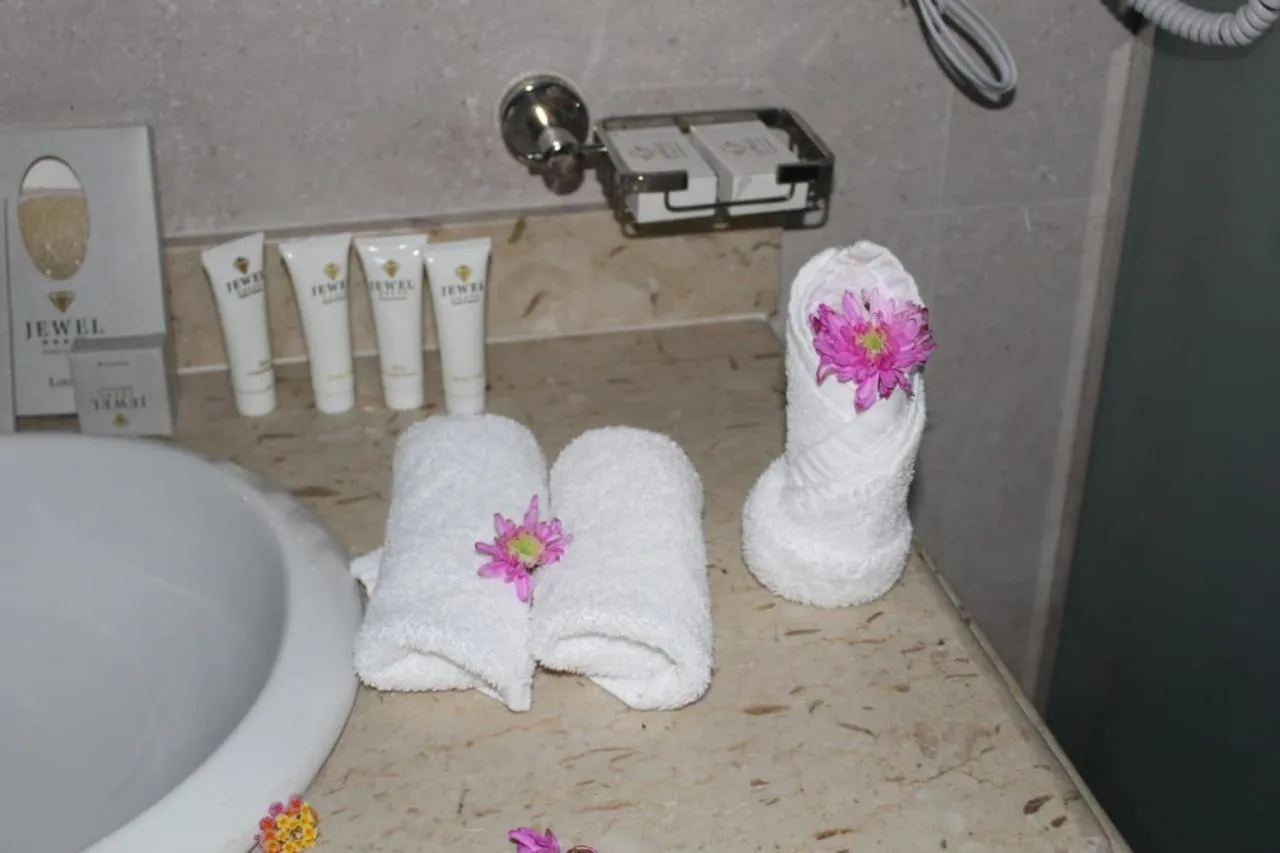 Bathroom in Royal Jewel Al Raml Hotel