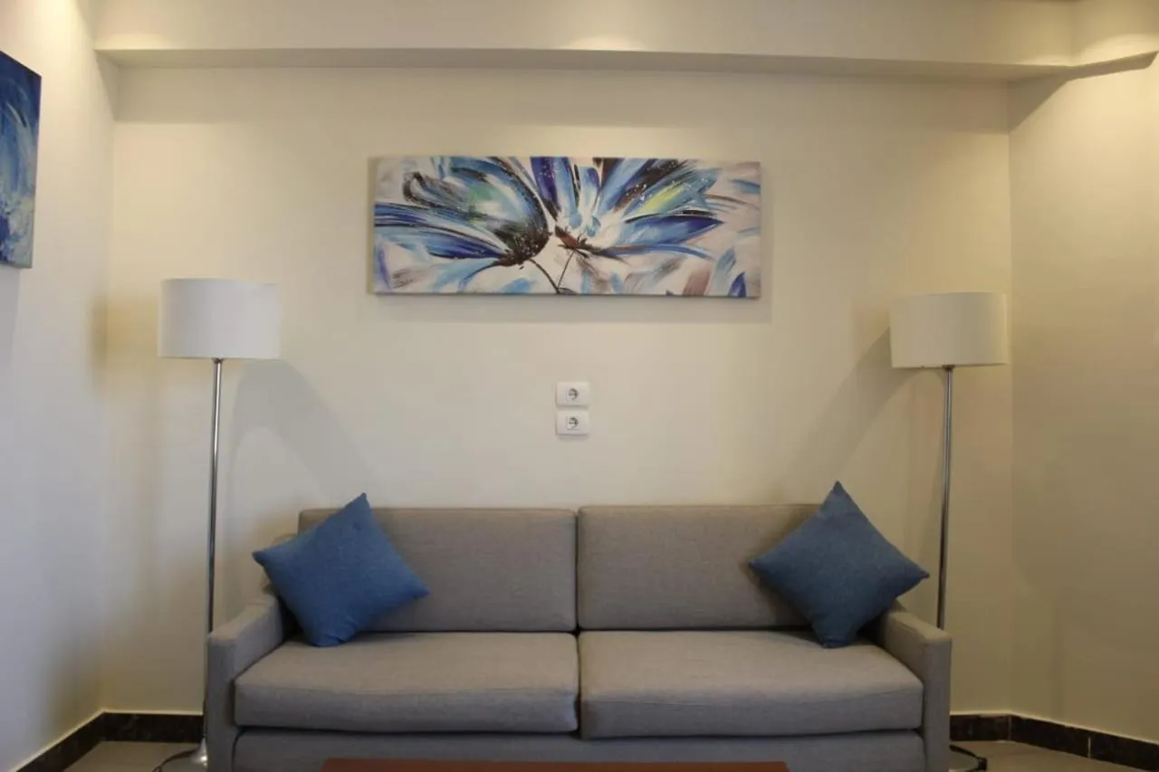 Living room in Royal Jewel Al Raml Hotel