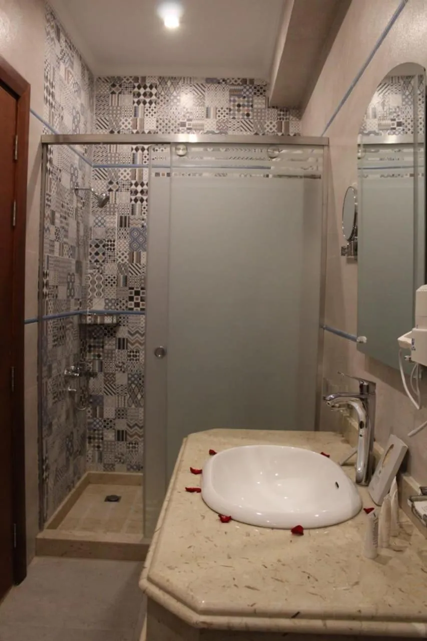 Bathroom in Royal Jewel Al Raml Hotel