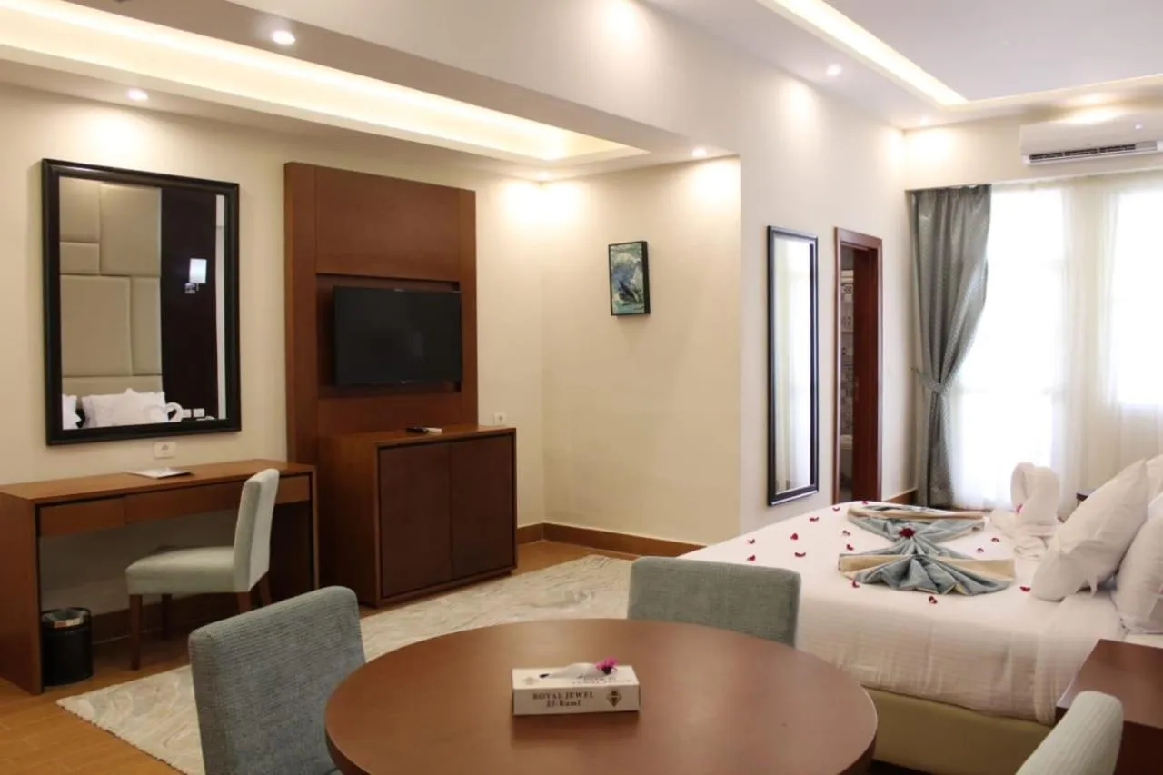 Bedroom, Bed in Royal Jewel Al Raml Hotel