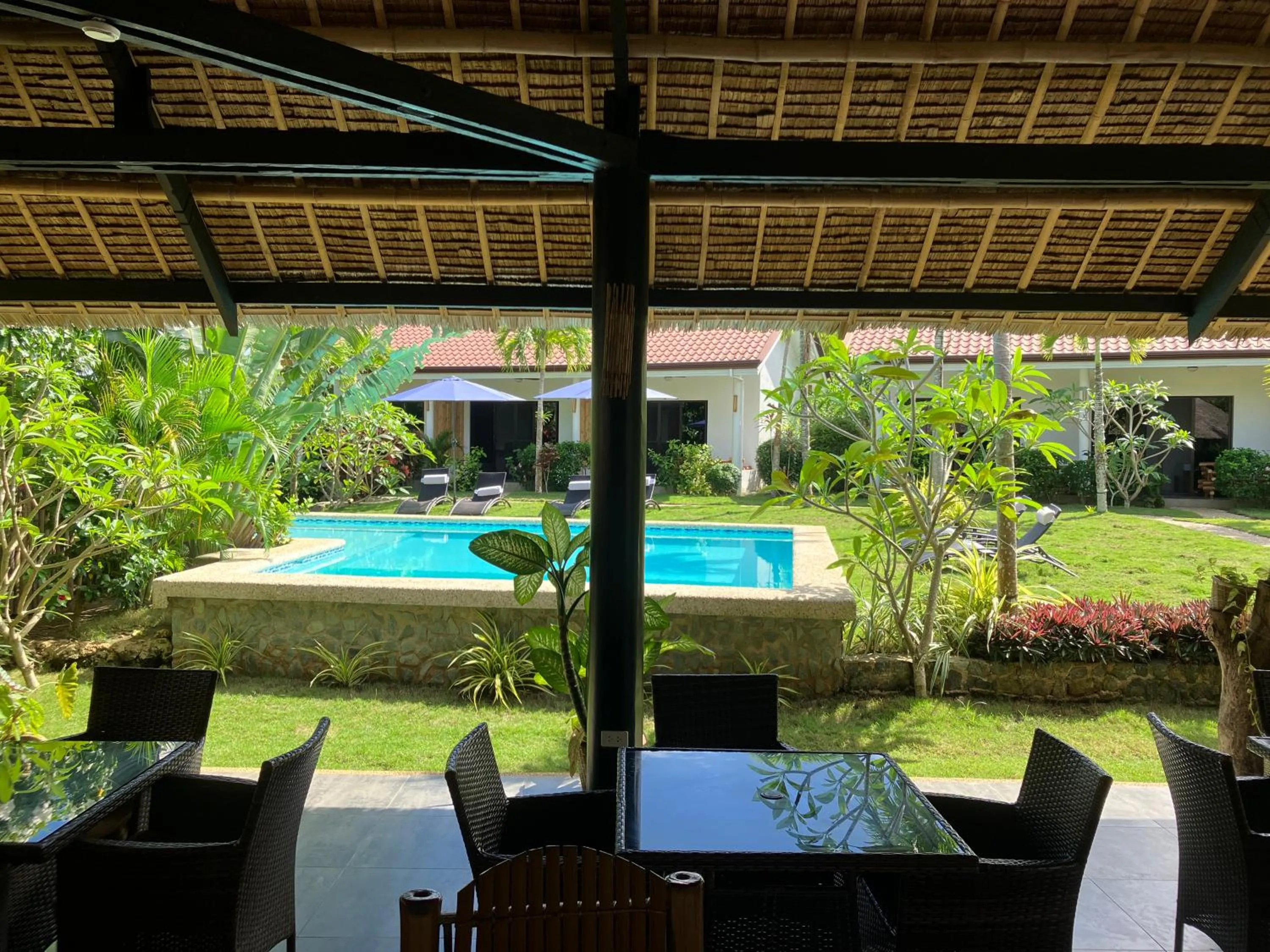 Restaurant/places to eat in Cabagnow Seaside Resort