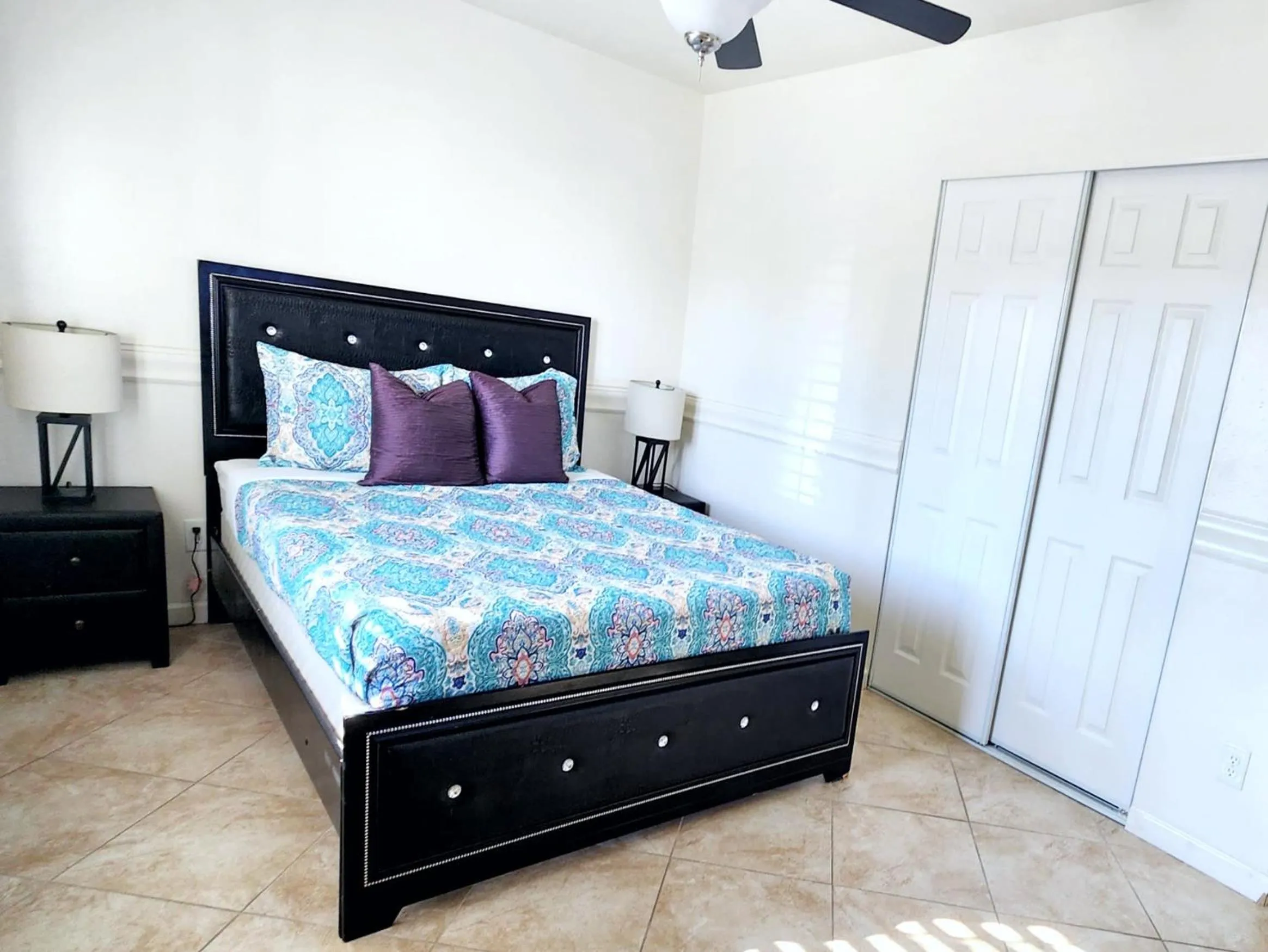 Bed in Quiet house with pool heater, patio, BBQ, citrus