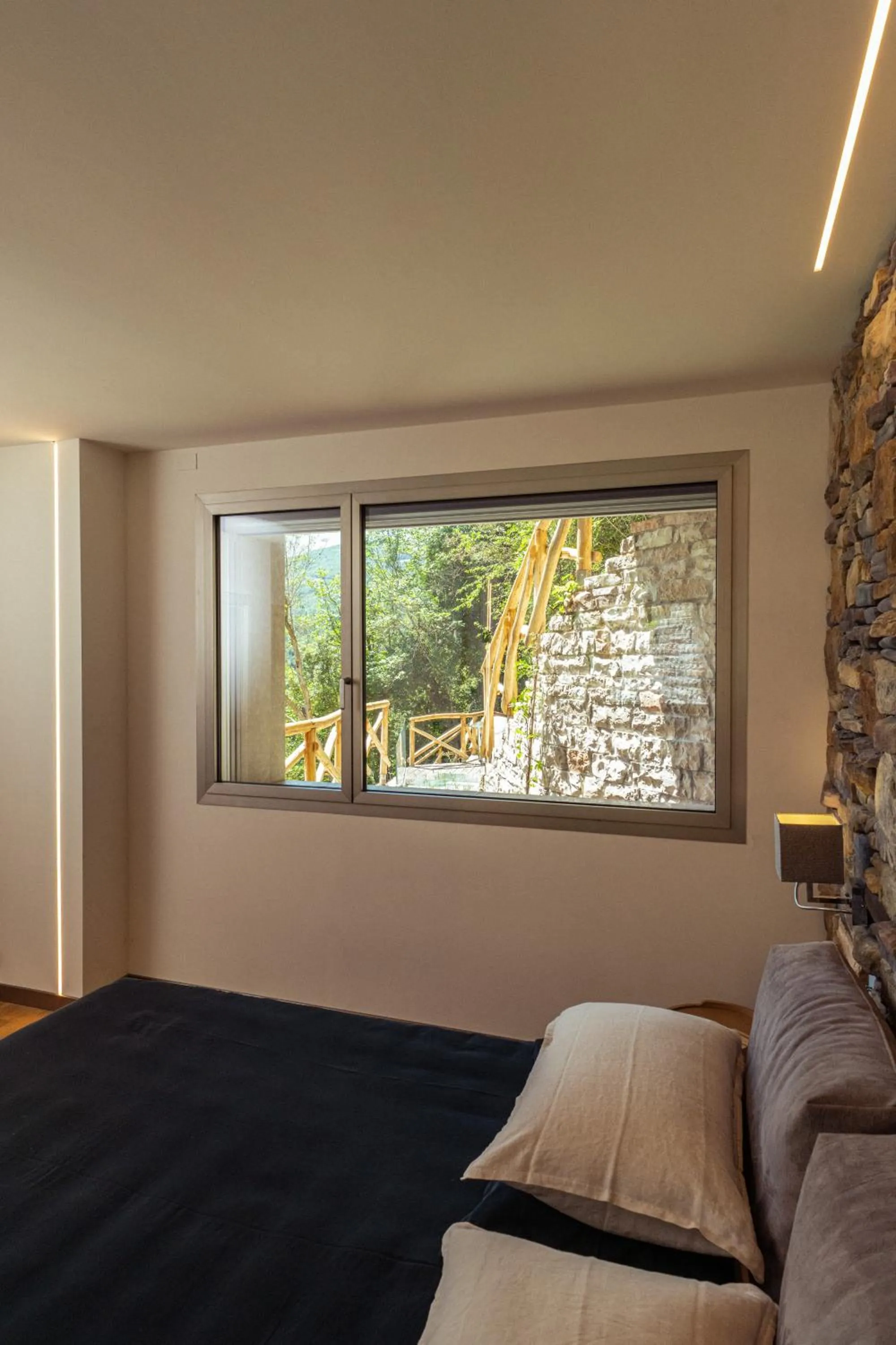 Bed in La Forestale Luxury Ecolodge B&B Primo Piano