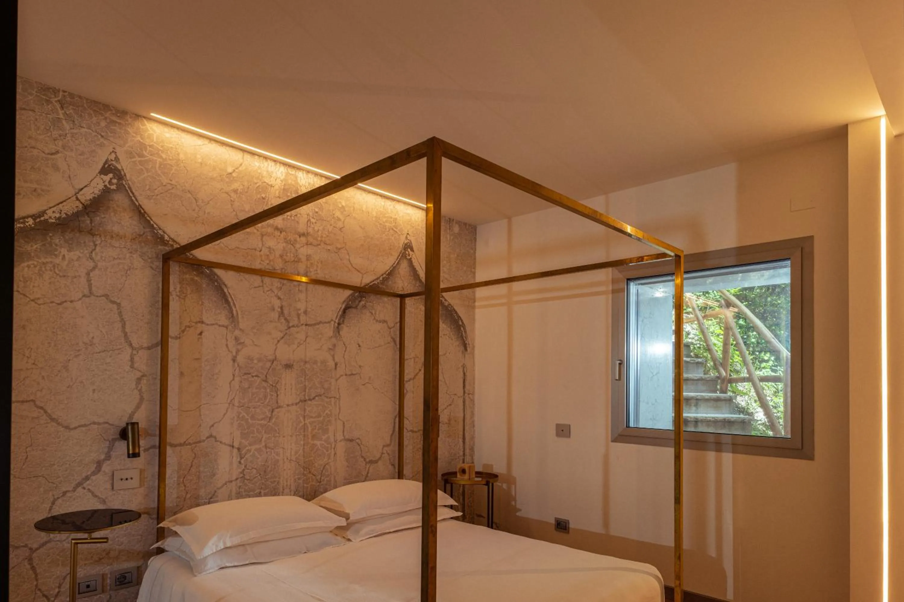 Bed in La Forestale Luxury Ecolodge B&B Primo Piano