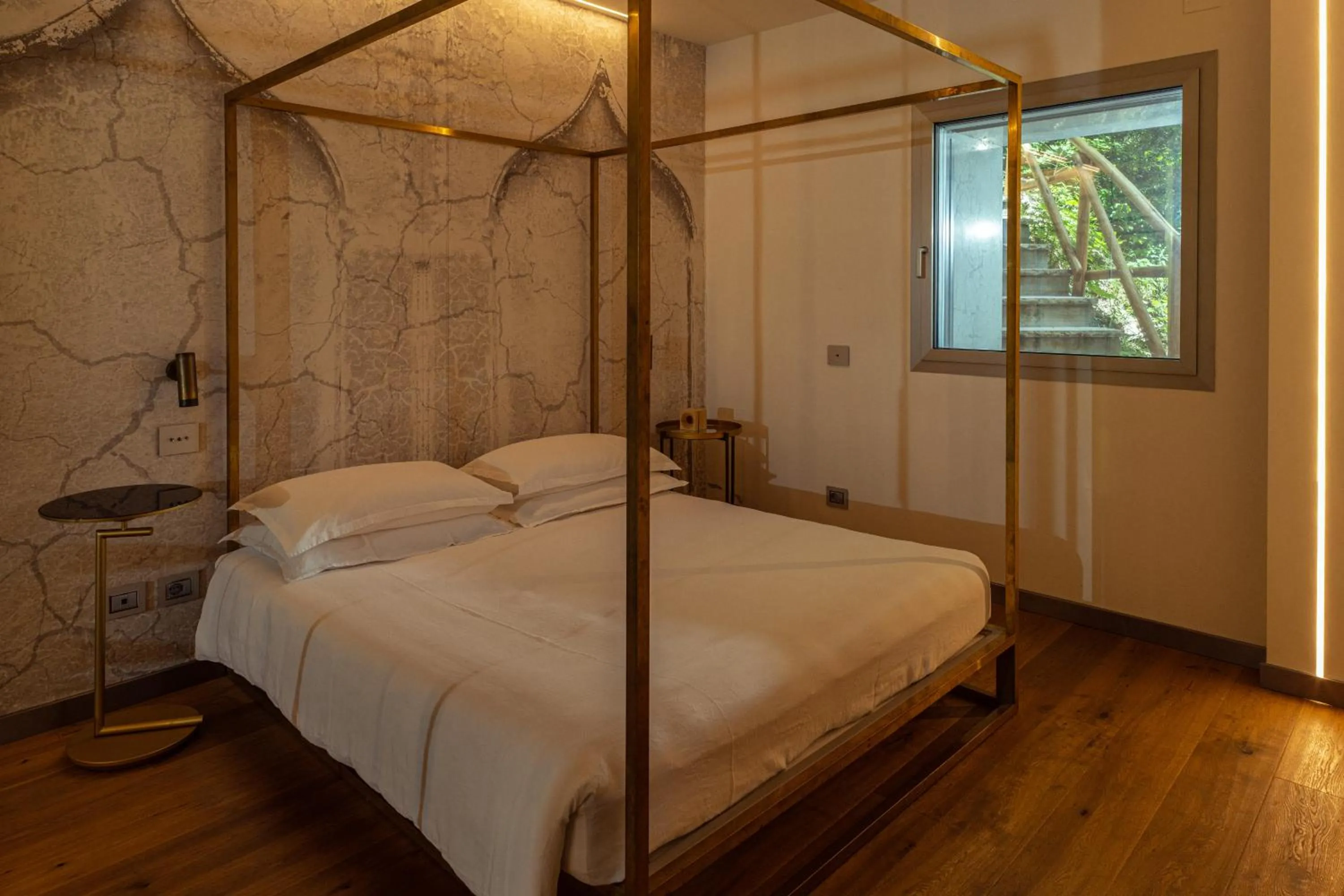 Bed in La Forestale Luxury Ecolodge B&B Primo Piano