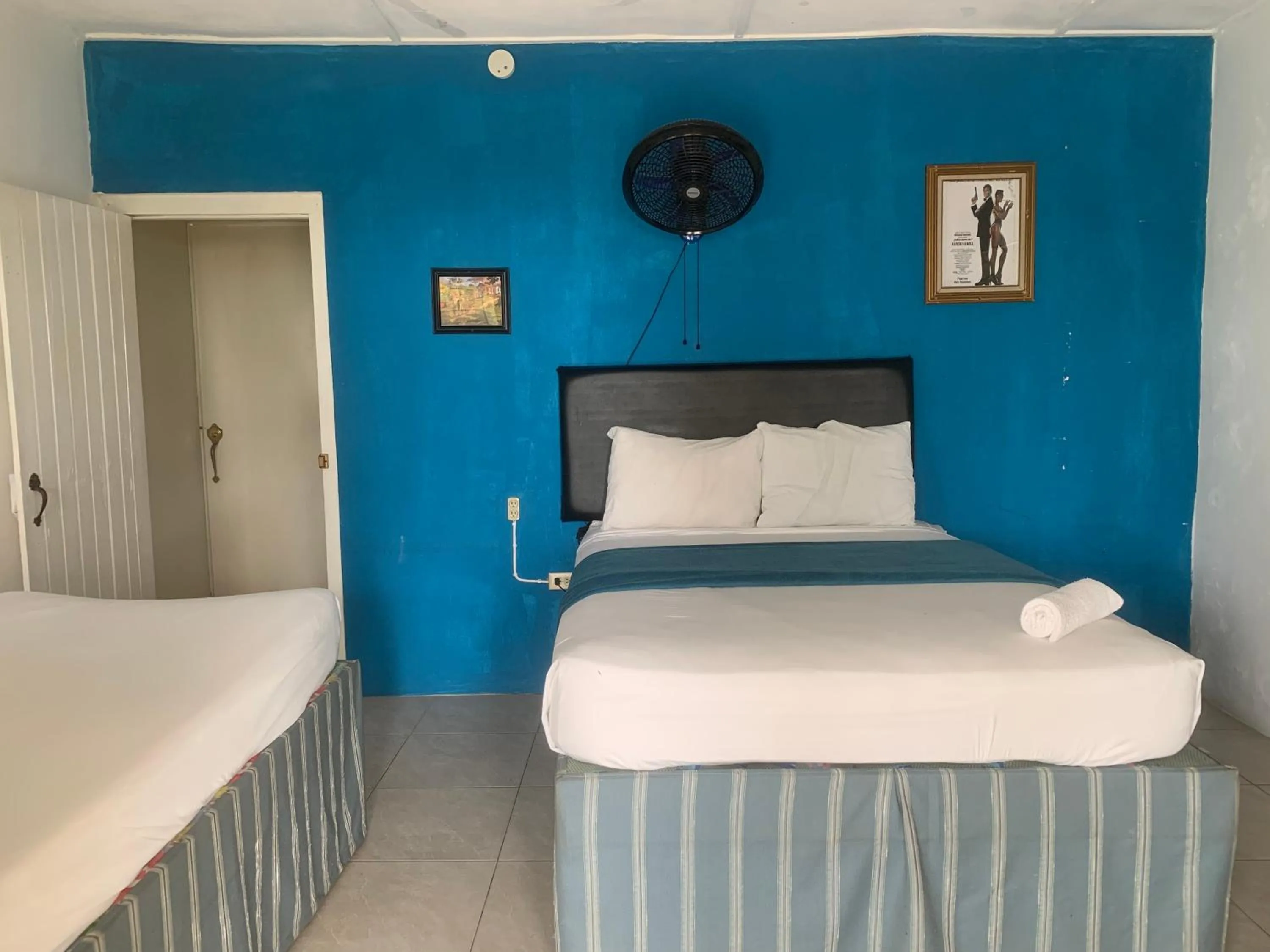 Photo of the whole room, Bed in Kingsworth Bed and Breakfast