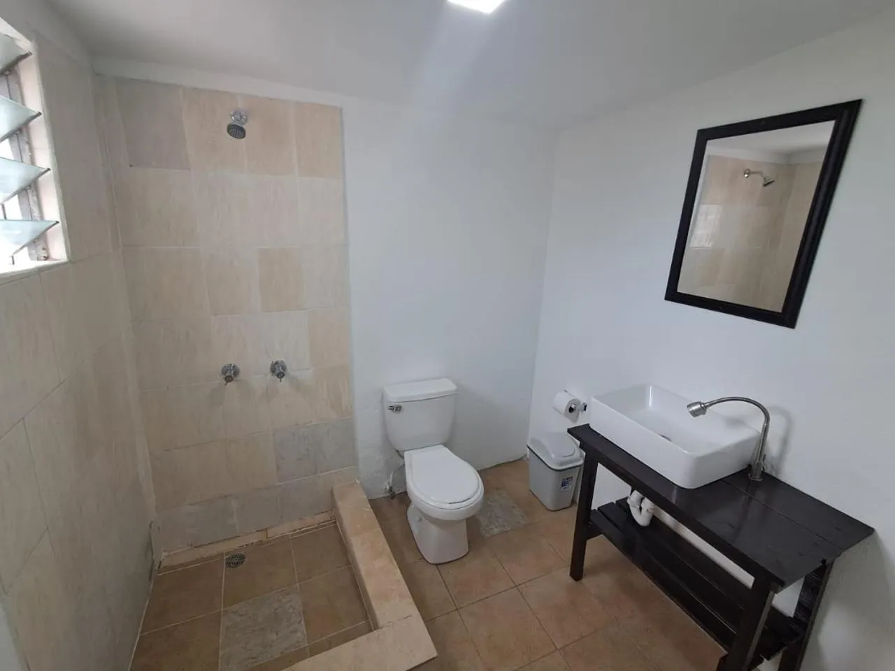 Bathroom in Kingsworth Bed and Breakfast