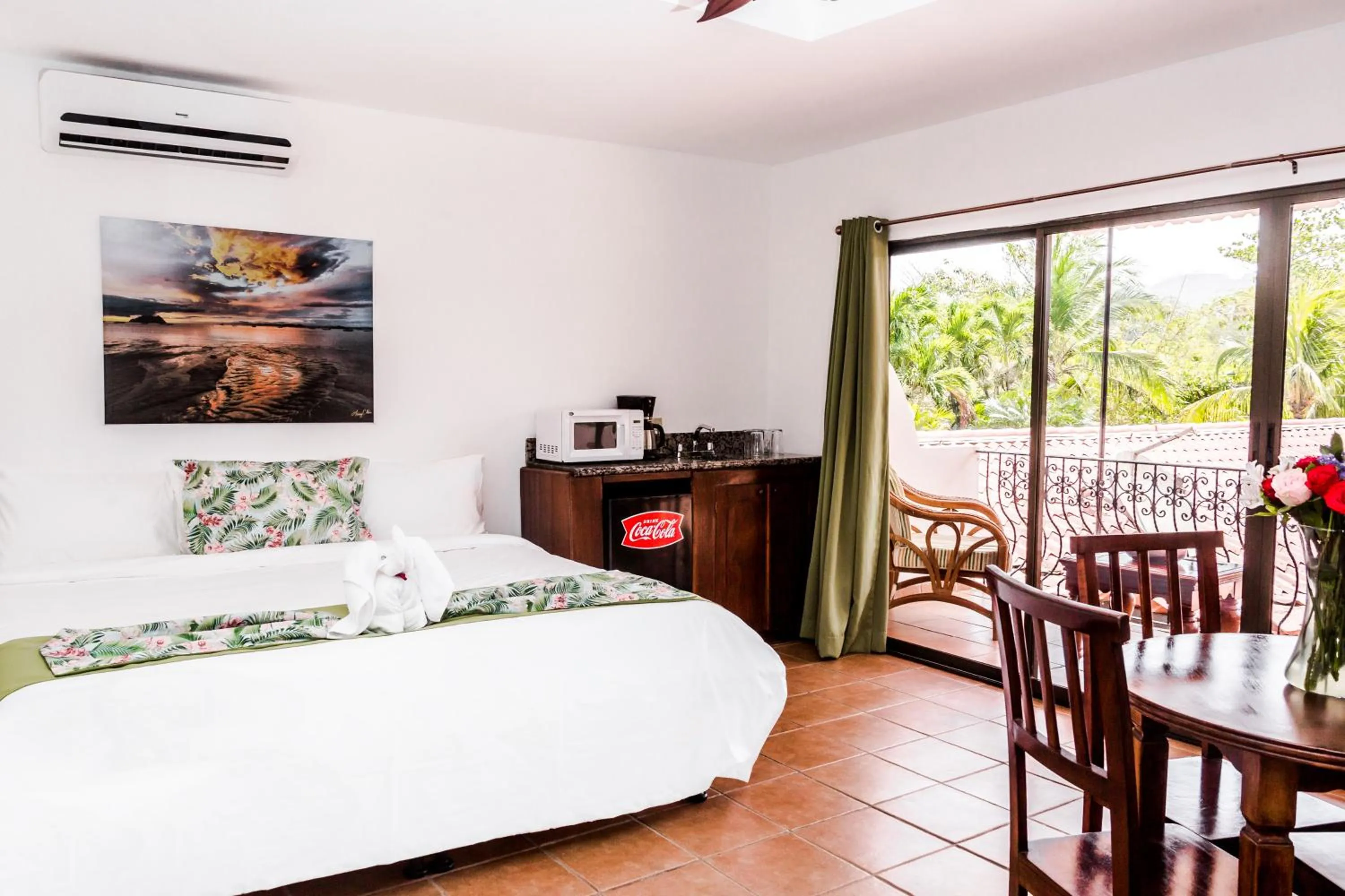 Bedroom, Bed in The Palms At Coco Beach
