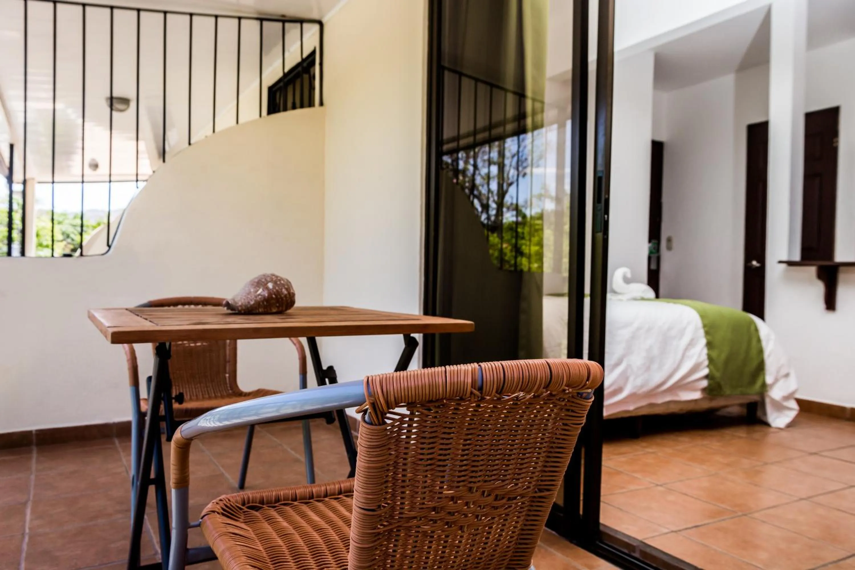 Balcony/Terrace, Bed in The Palms At Coco Beach