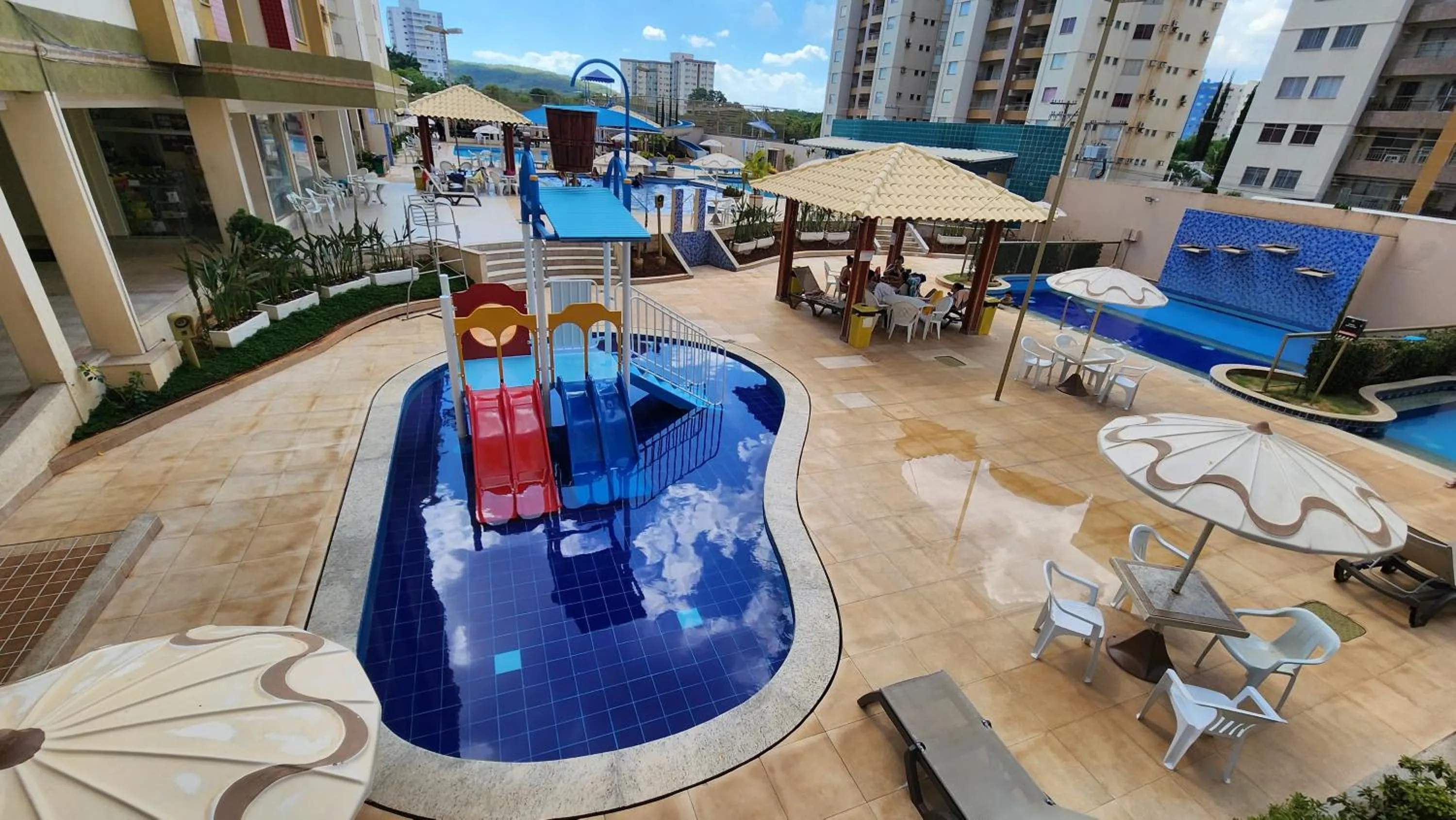 Pool view in Prive das Thermas - 301B