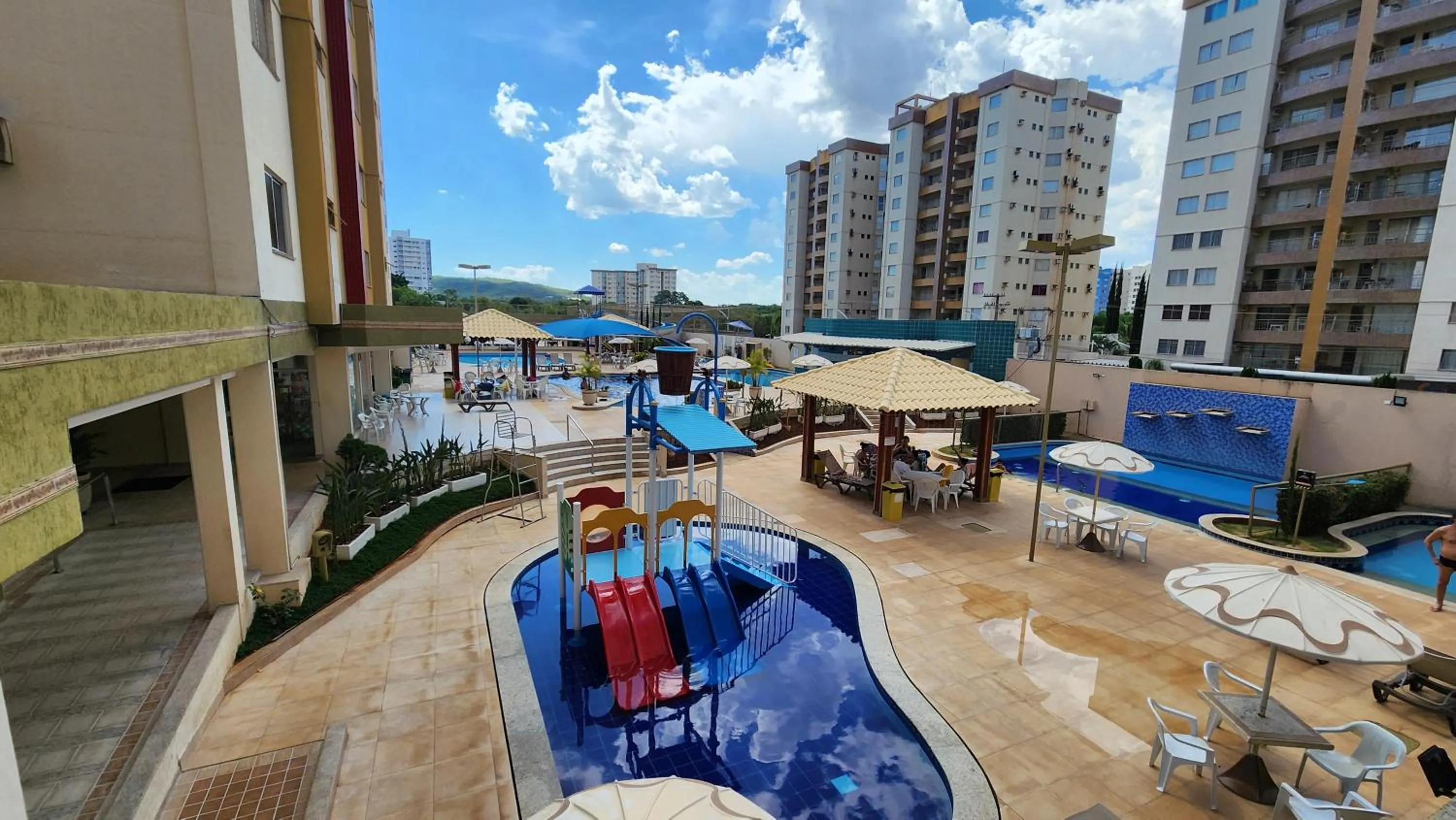 Pool view in Prive das Thermas - 301B