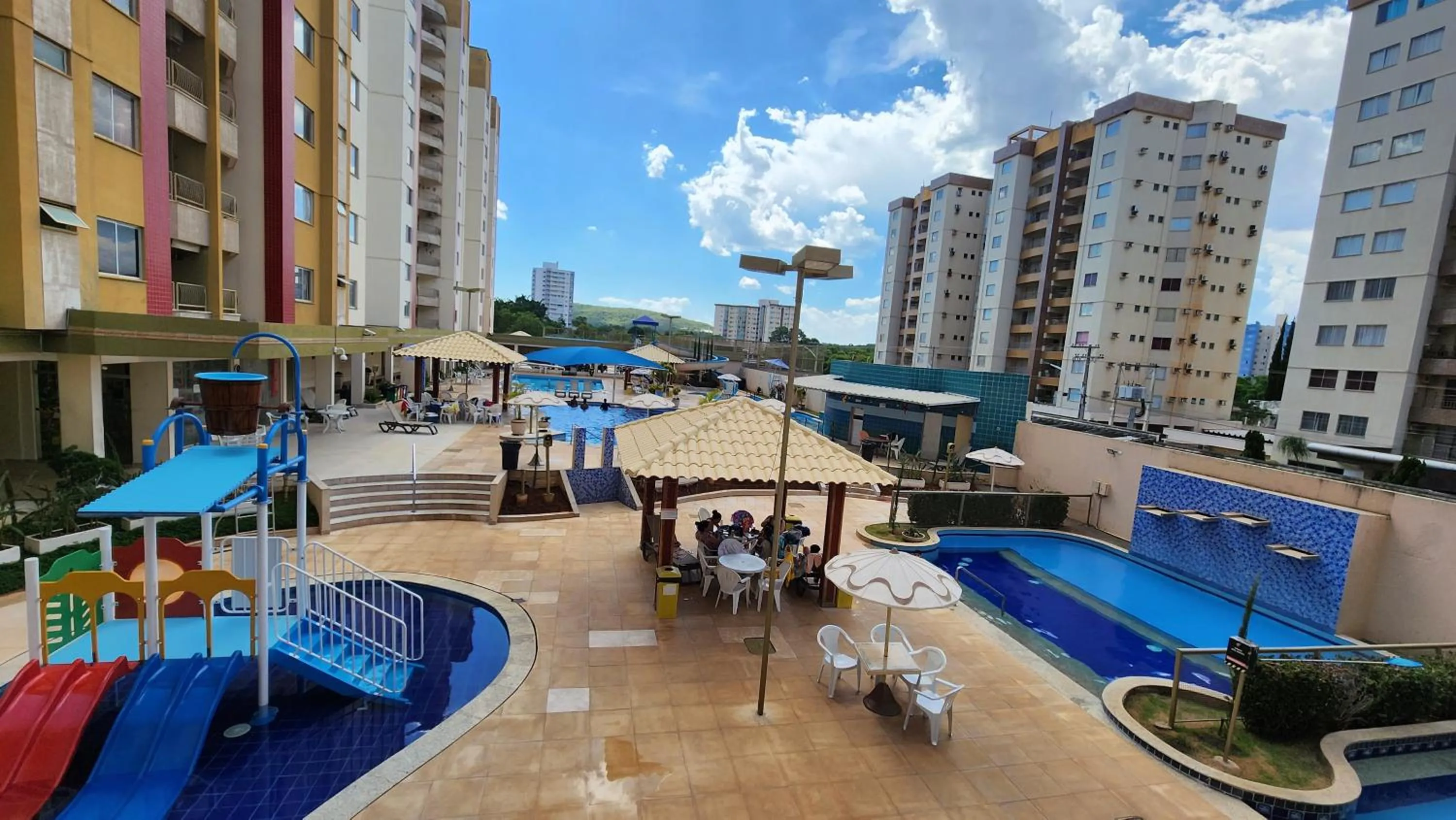 Pool view in Prive das Thermas - 301B