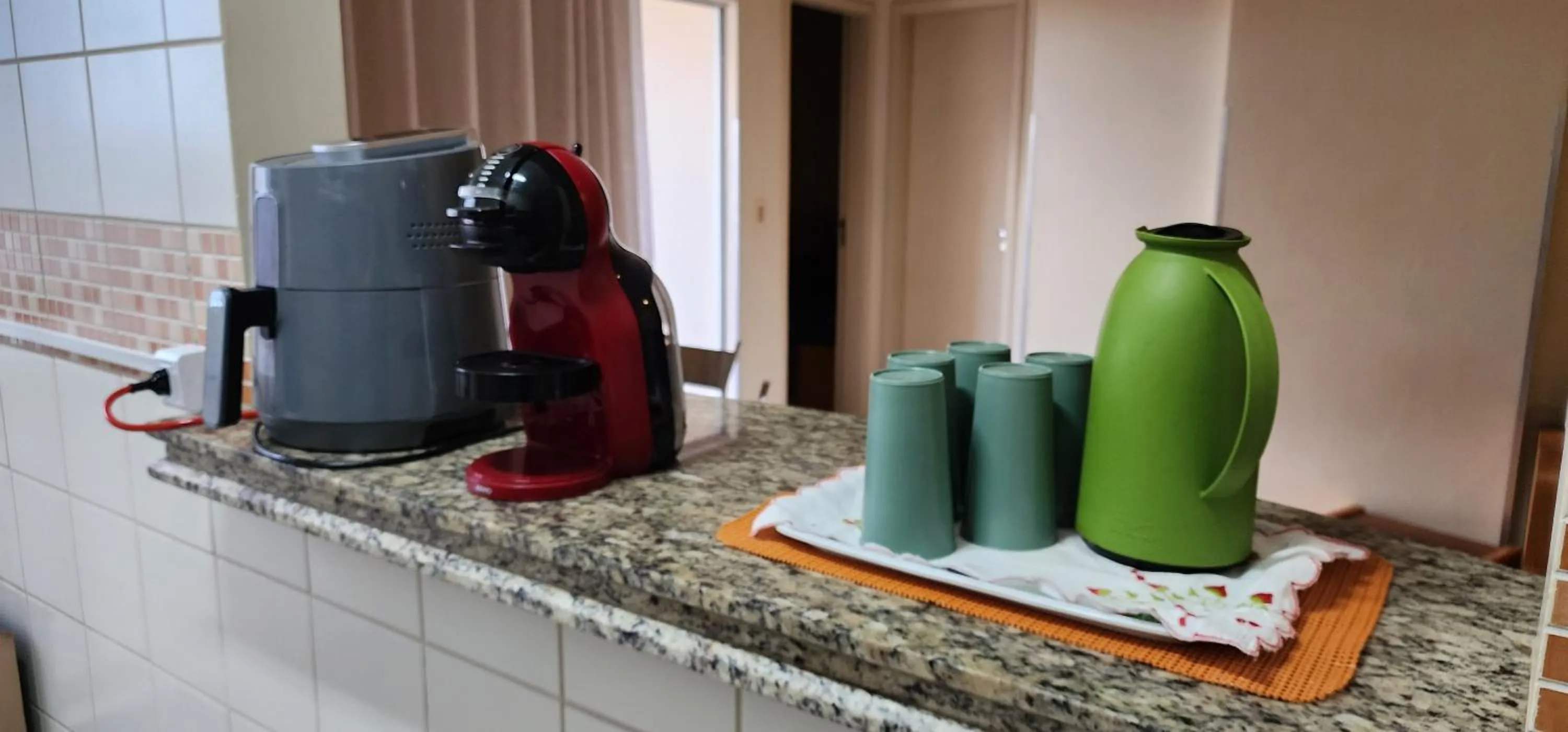 Coffee/tea facilities in Prive das Thermas - 301B