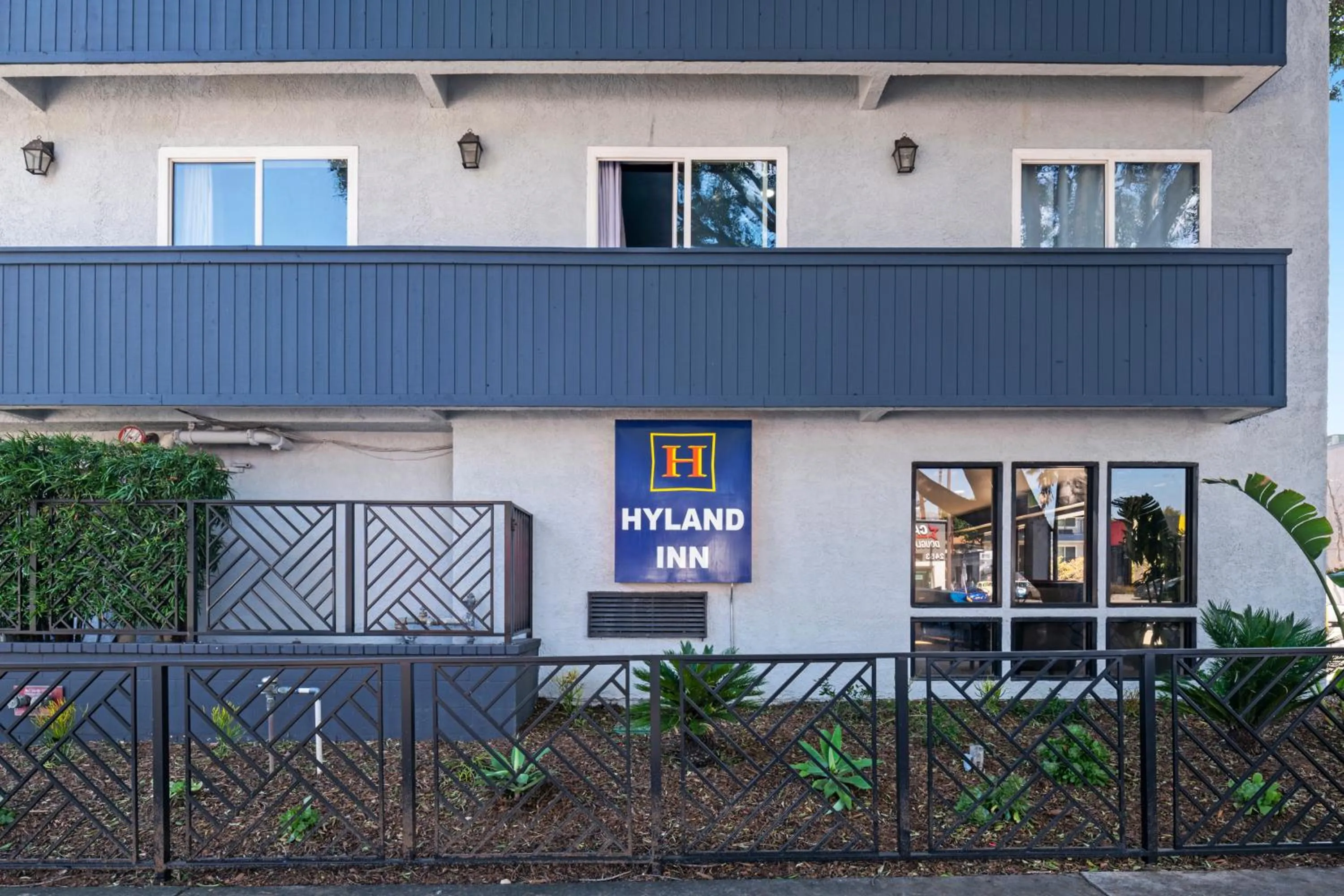 Property logo or sign in Hyland Inn near Pasadena Civic Center