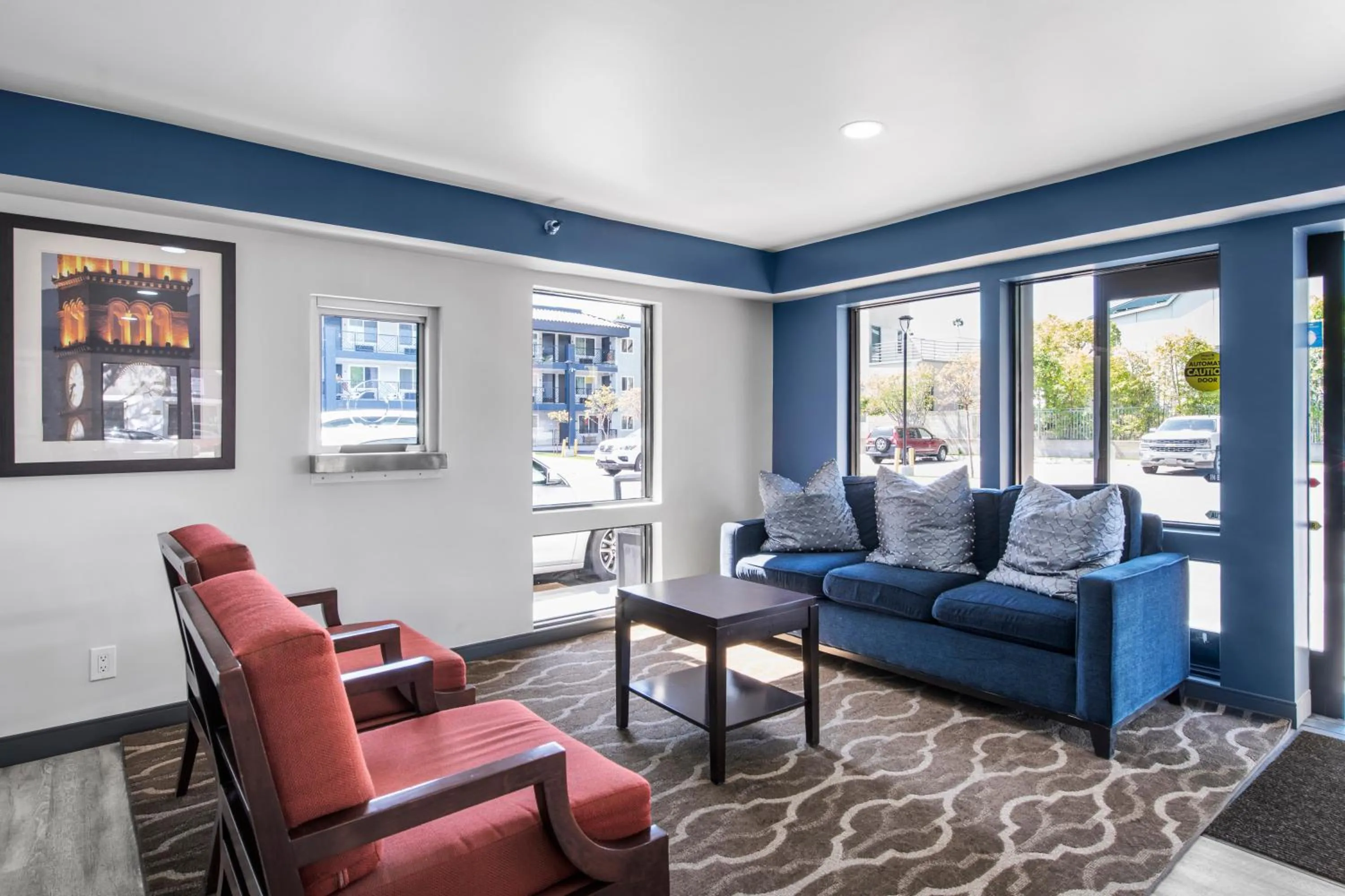 Lobby or reception in Hyland Inn near Pasadena Civic Center