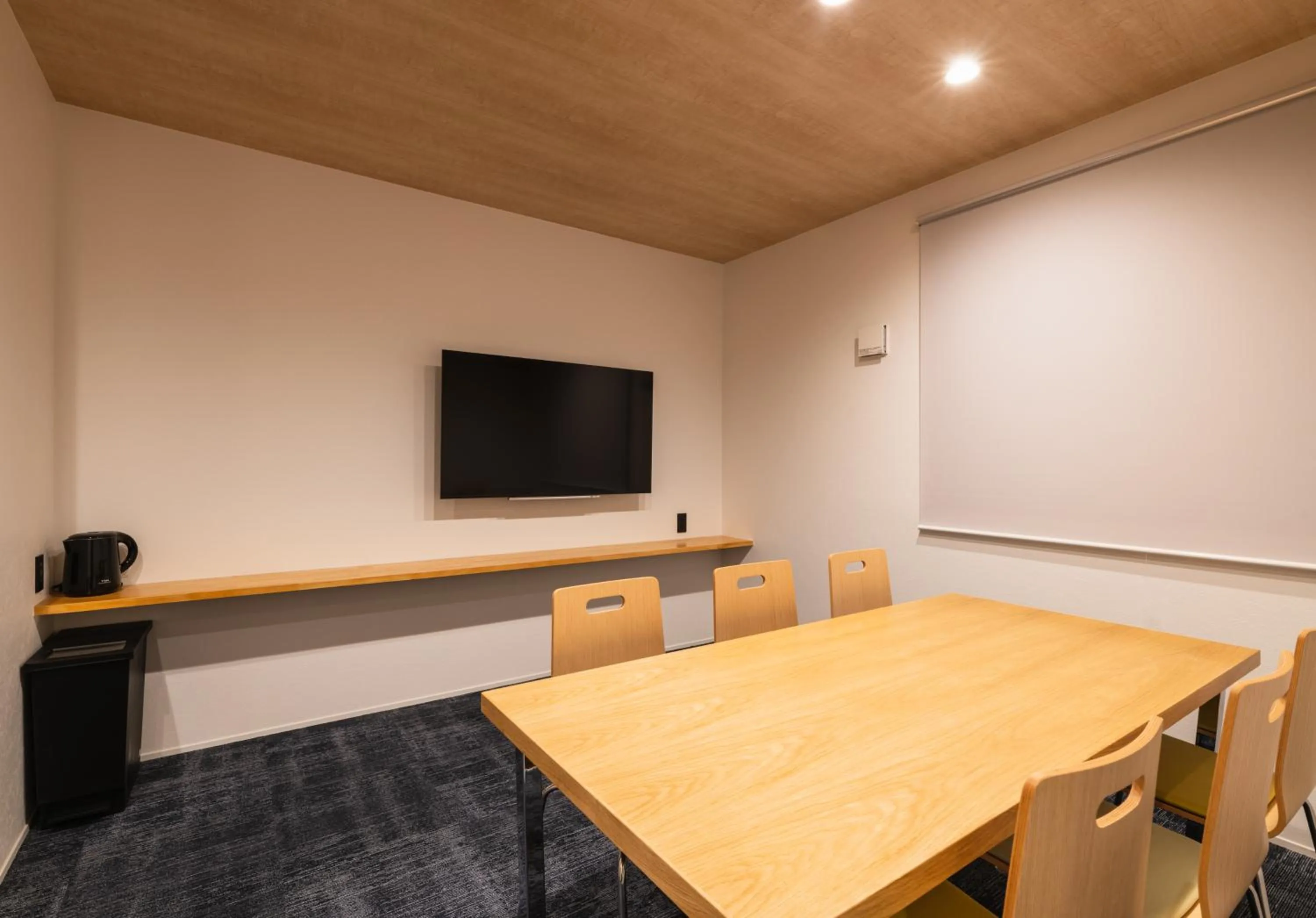 Dining area in J-STAY Beppu indigo