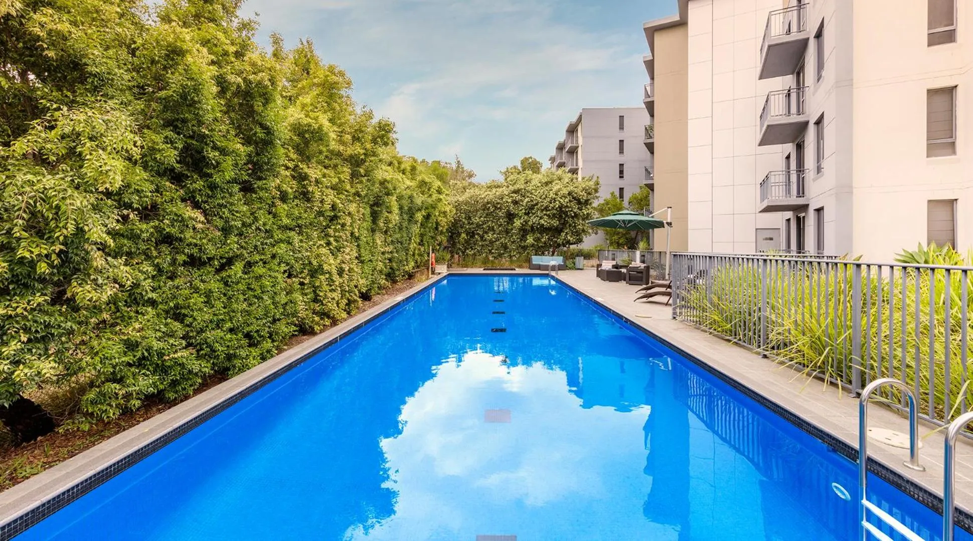 Swimming pool in Oaks Sydney North Ryde Suites