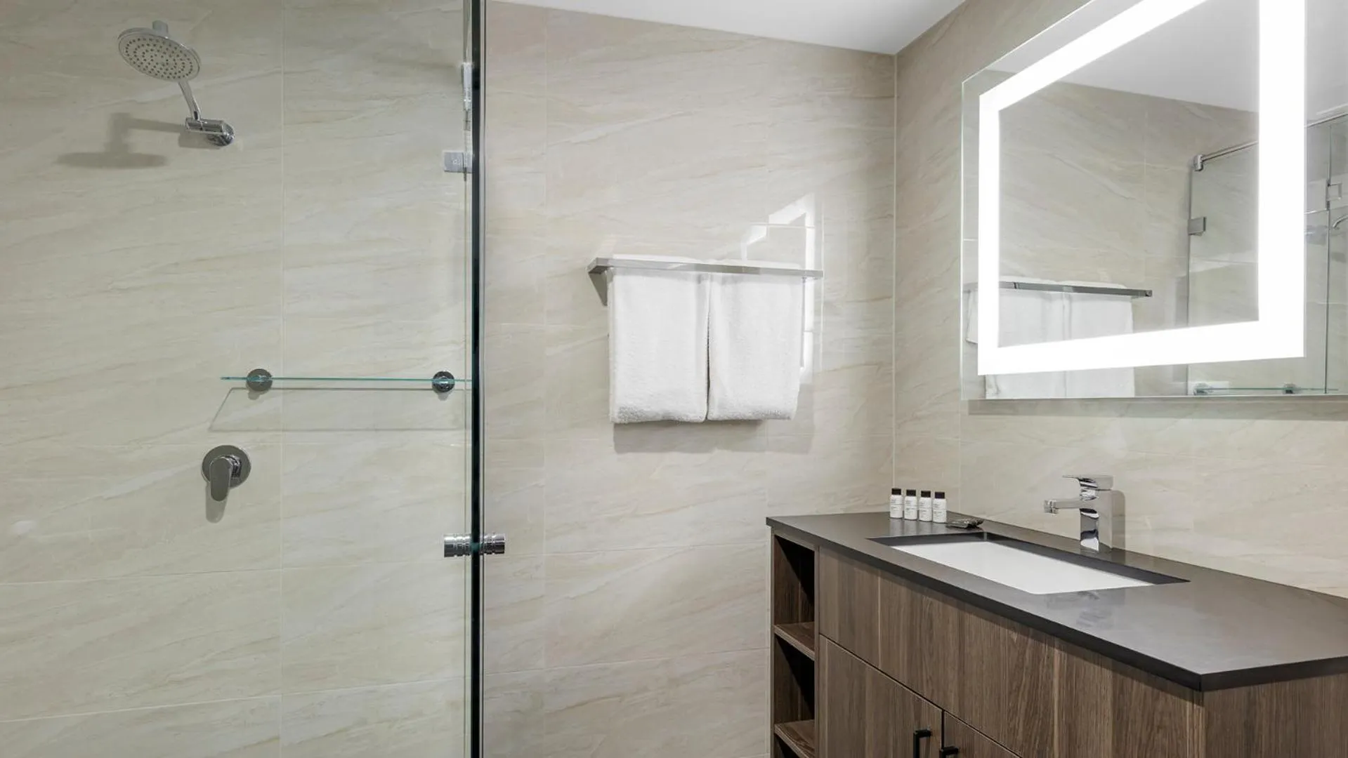 Bathroom in Oaks Sydney North Ryde Suites