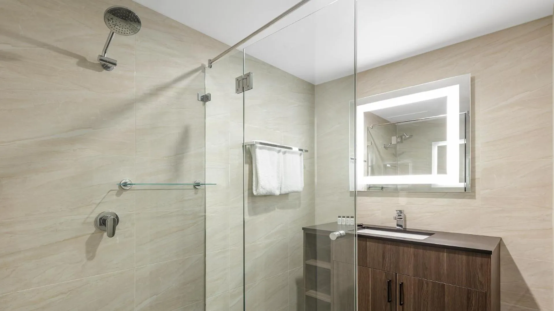 Bathroom in Oaks Sydney North Ryde Suites