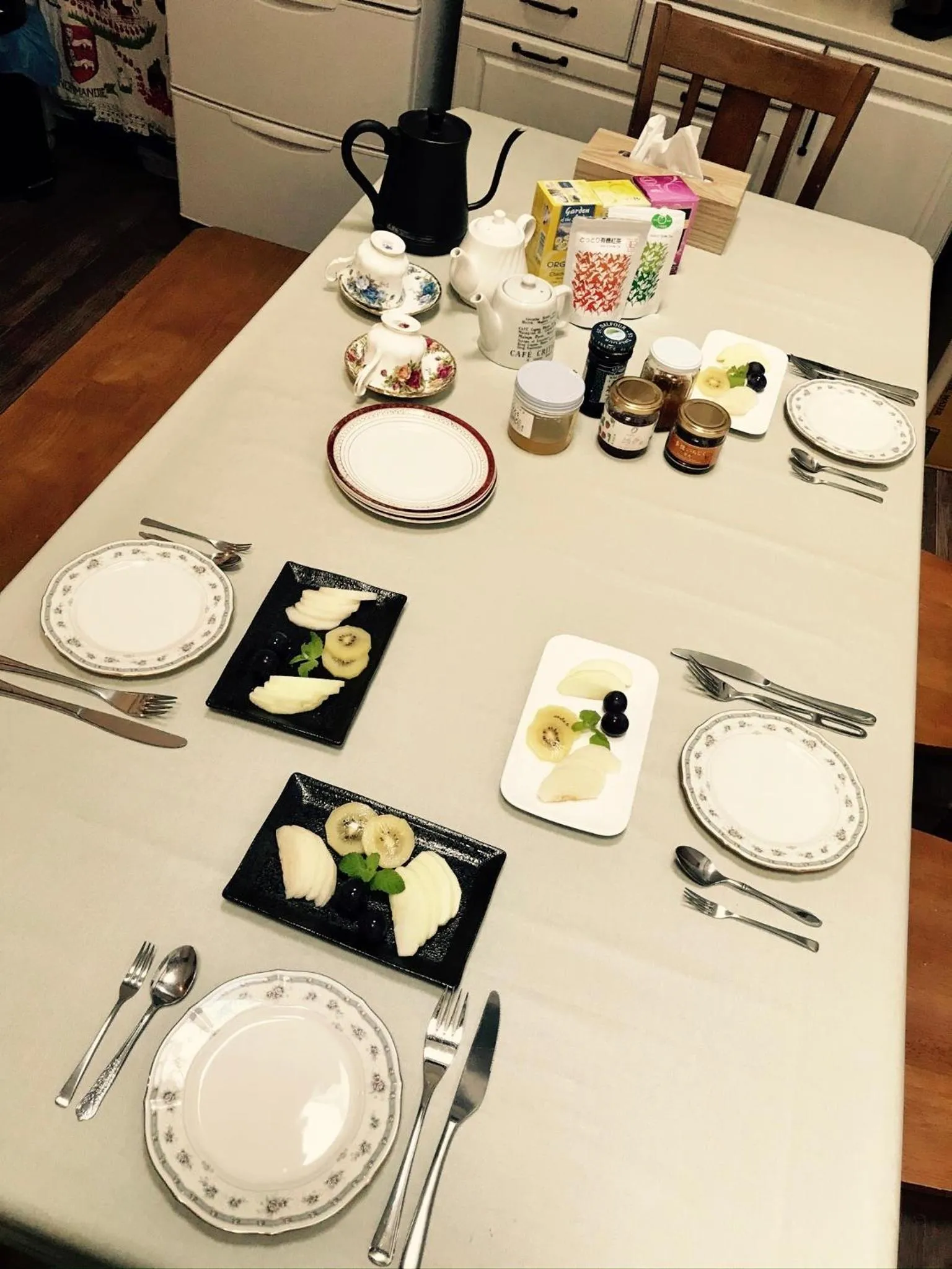 Breakfast in L'AtelieR Guest House Yonago