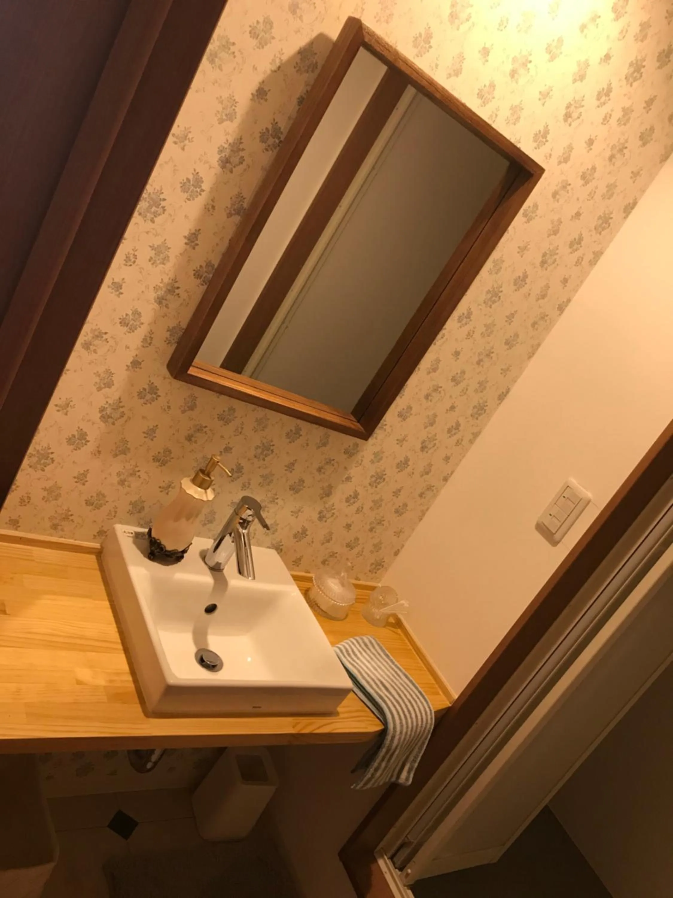 Bathroom in L'AtelieR Guest House Yonago