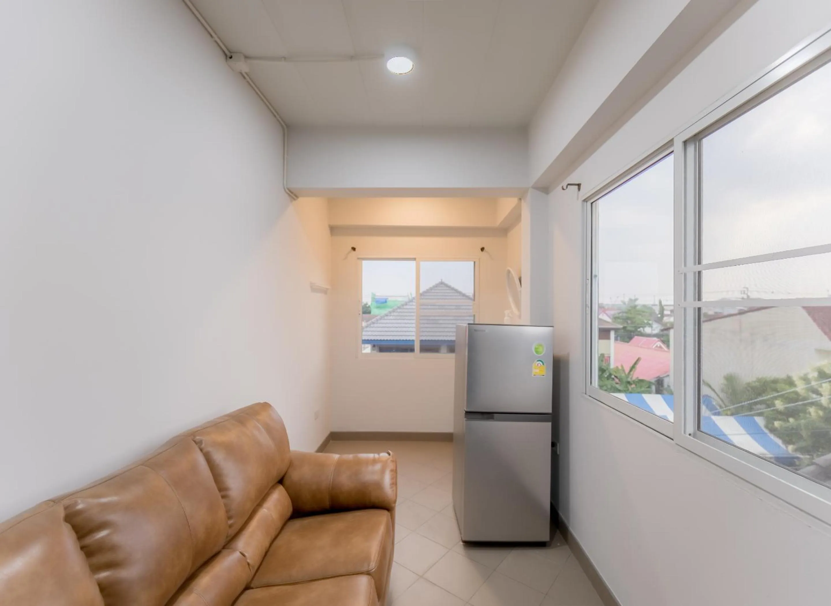 Area and facilities in MiddleWay House Bangkok