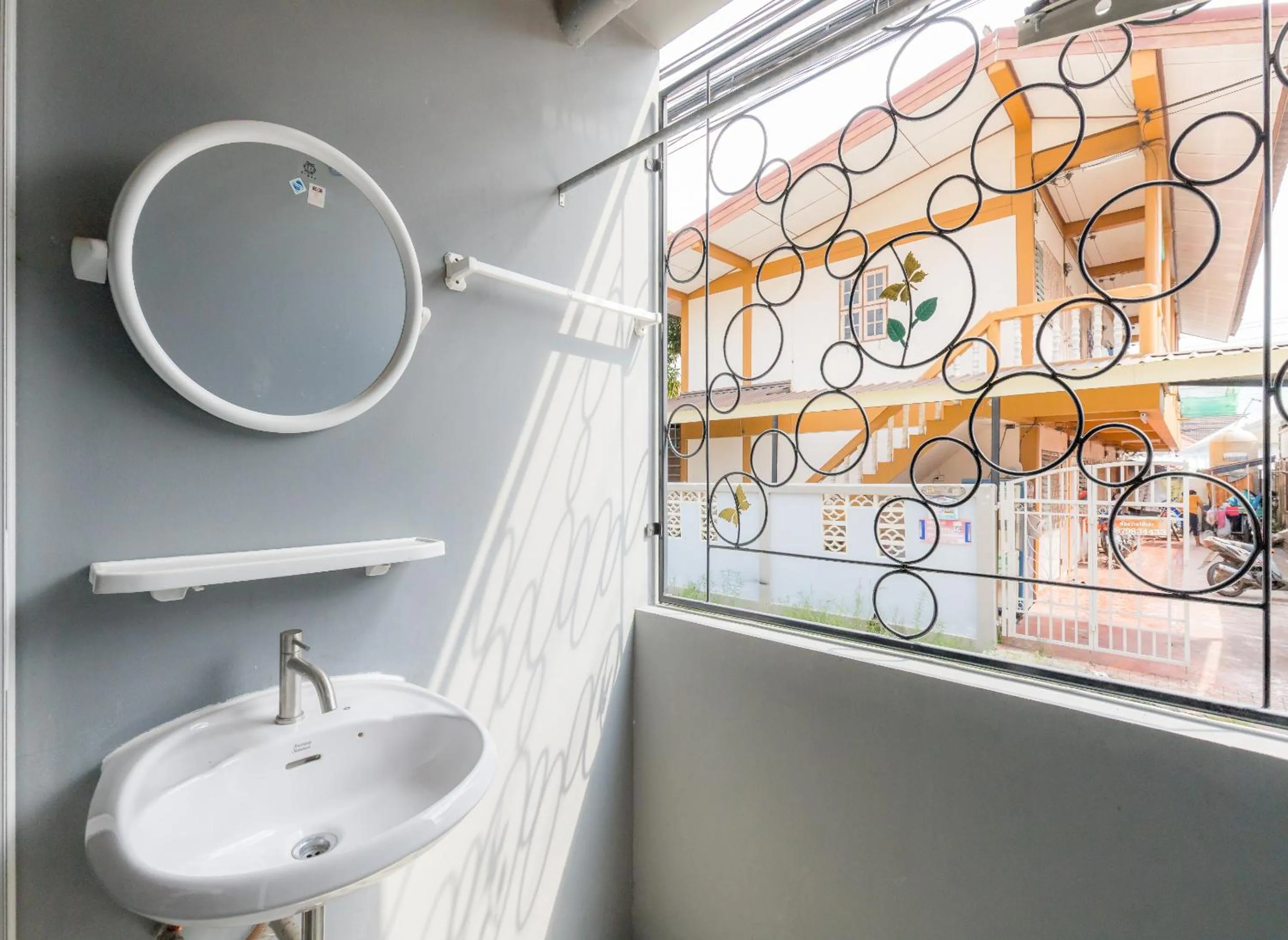 Bathroom in MiddleWay House Bangkok