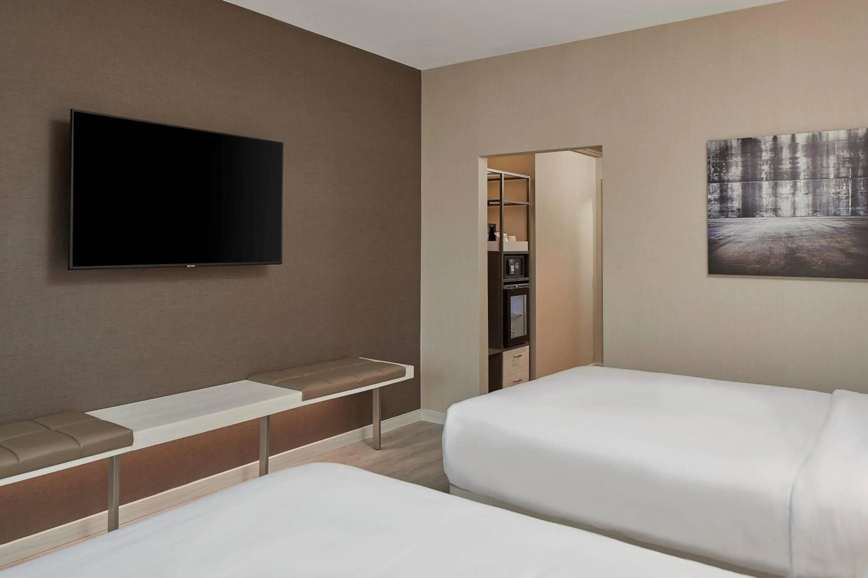 Photo of the whole room, Bed in AC Hotel by Marriott Greenville