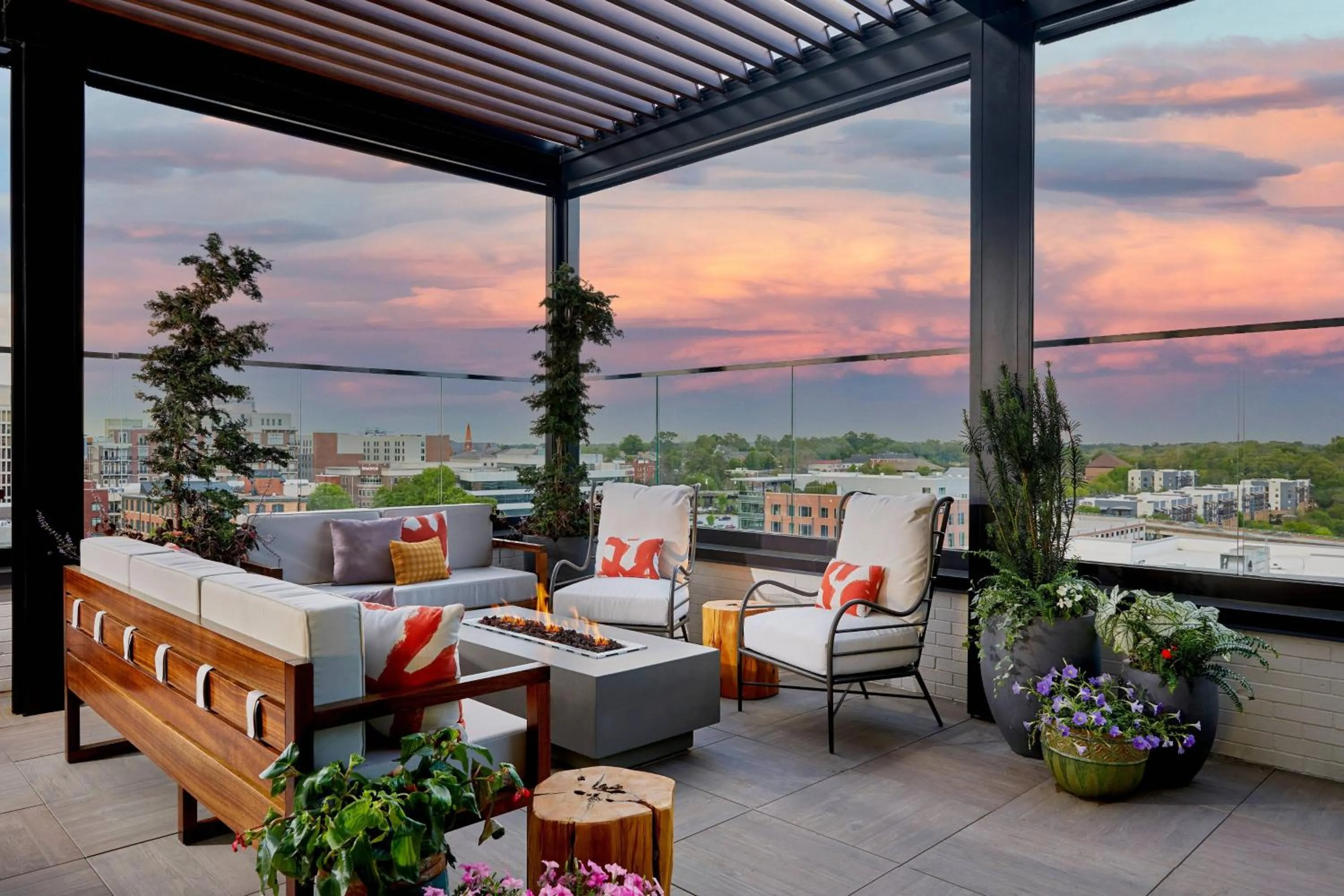 Lounge or bar in AC Hotel by Marriott Greenville