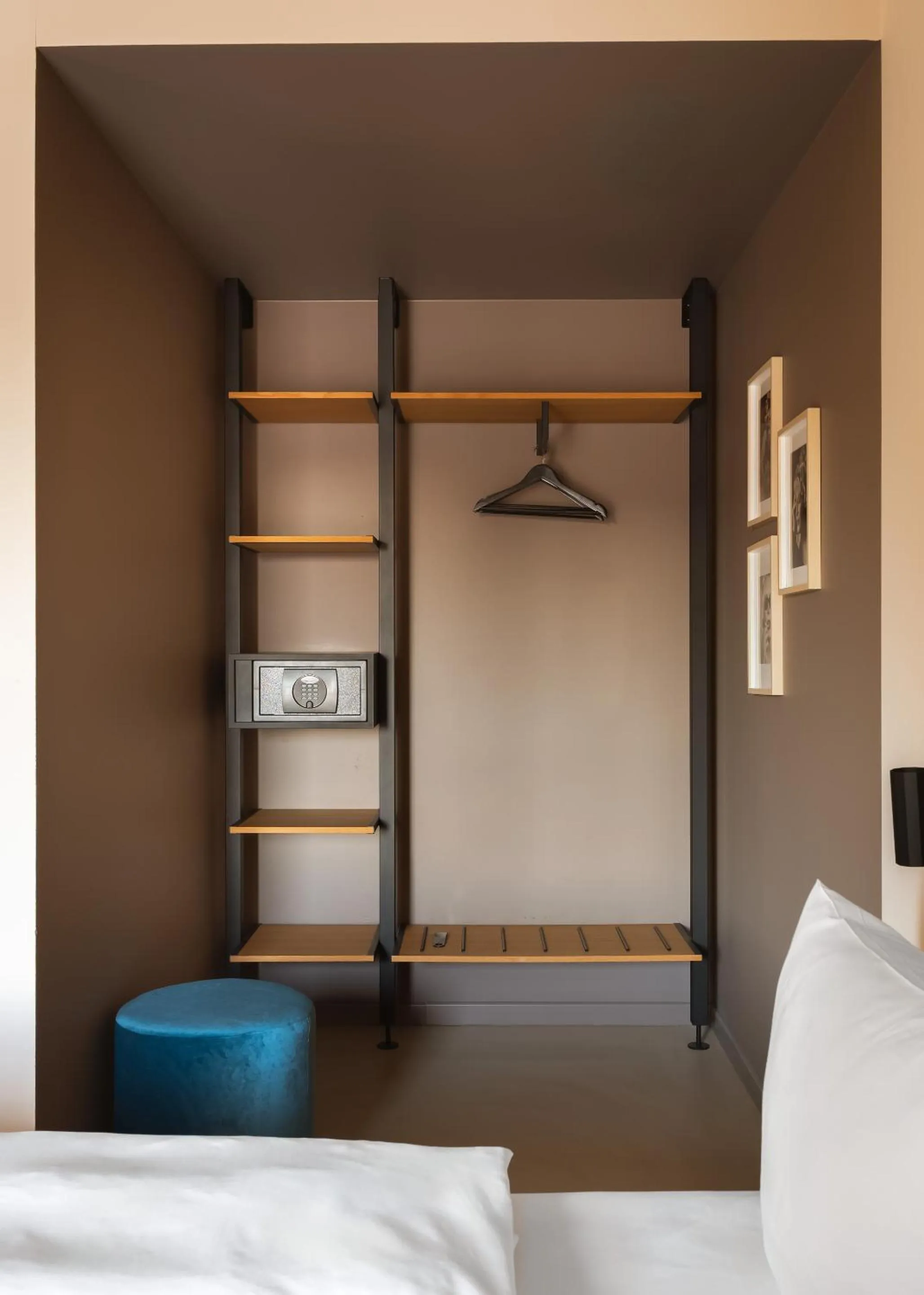 Bed in Hotel Miano by Limehome