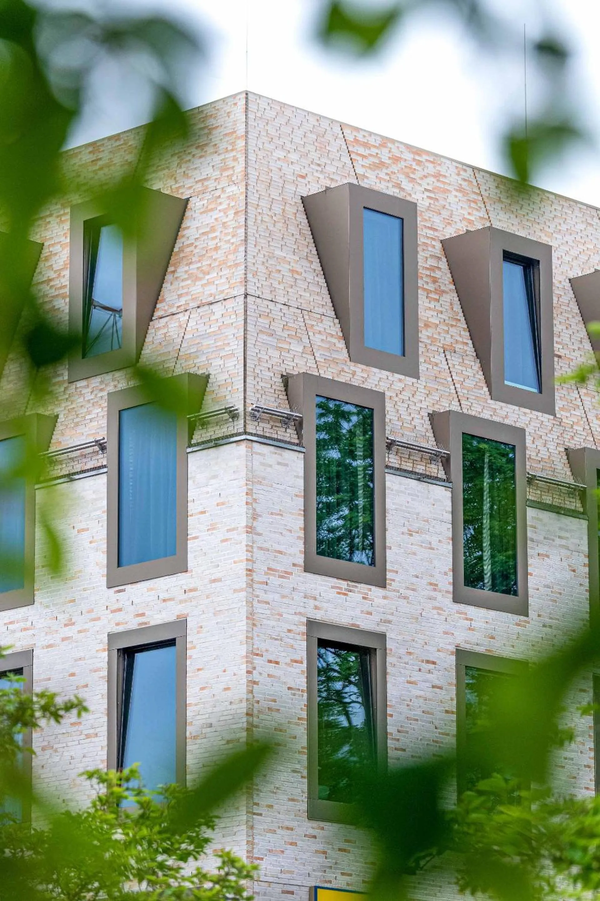 Property building in Hotel Miano by Limehome