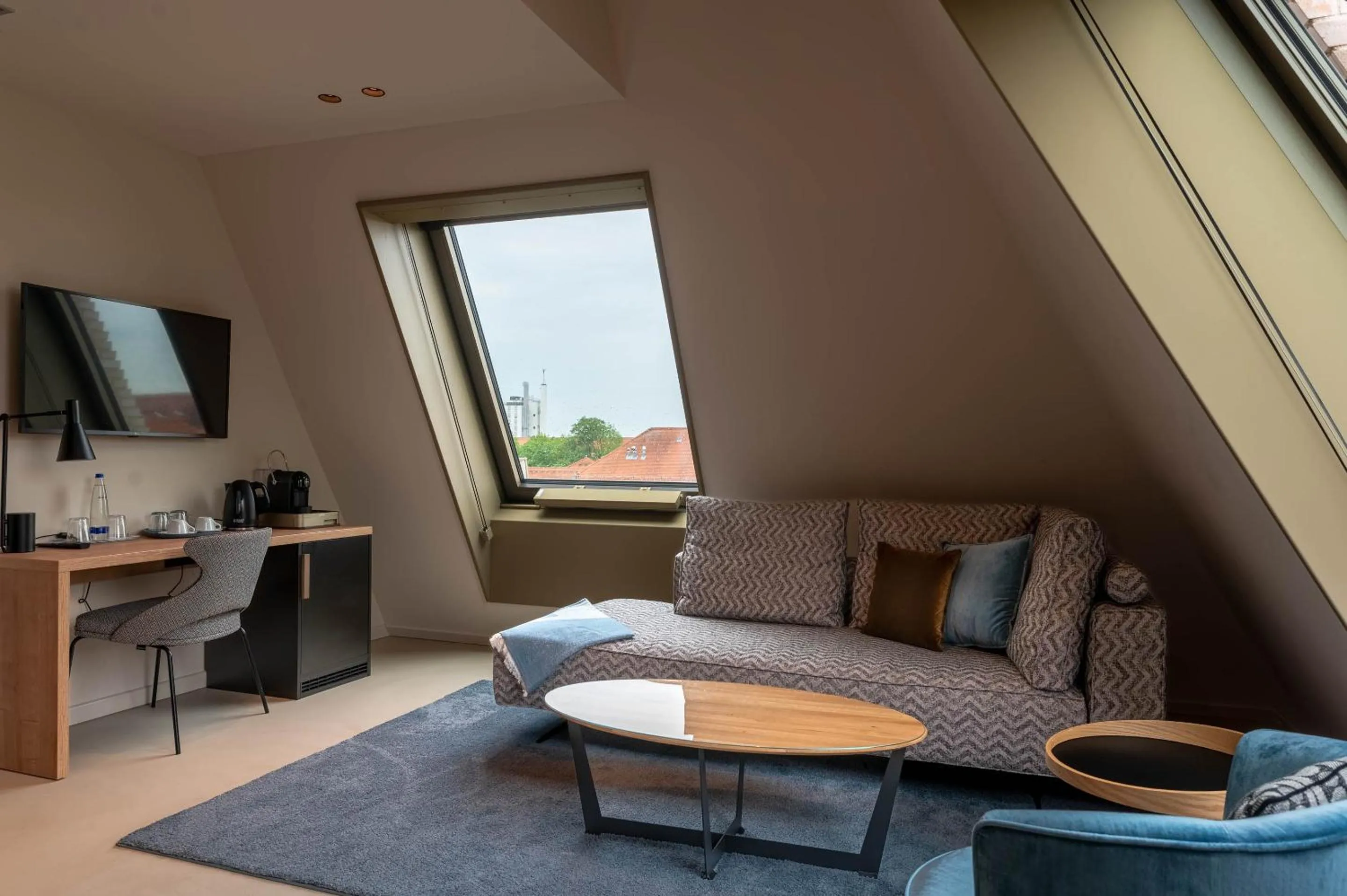 TV and multimedia in Hotel Miano by Limehome