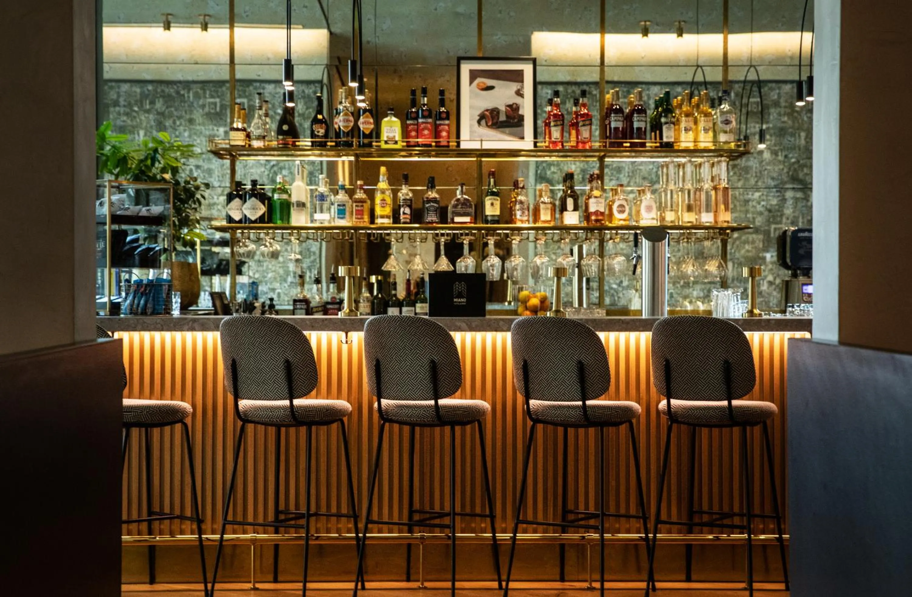 Lounge or bar in MIANO Hotel & Bar