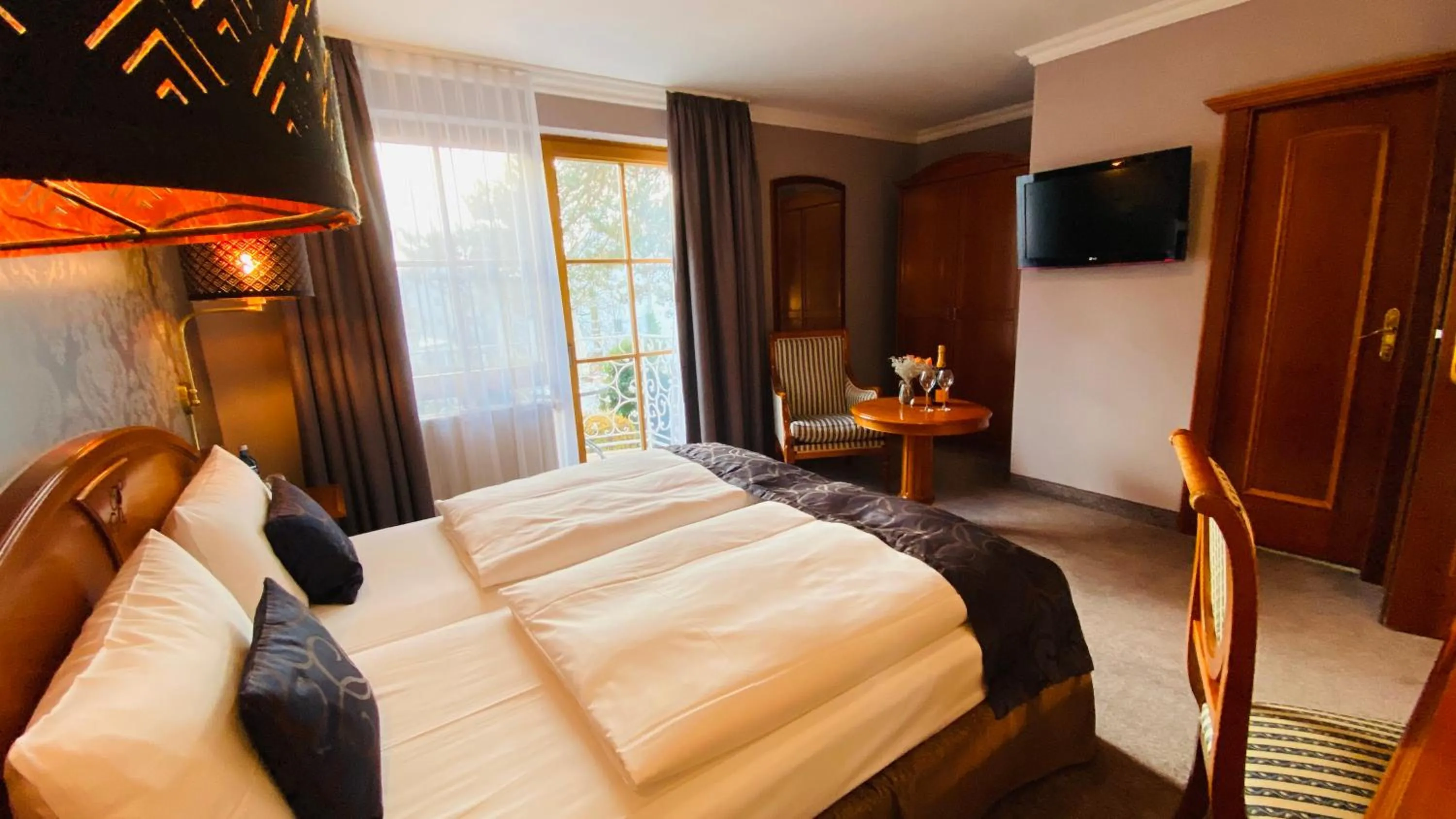 Photo of the whole room, Bed in Residenz Seehotel Berlin Brandenburg