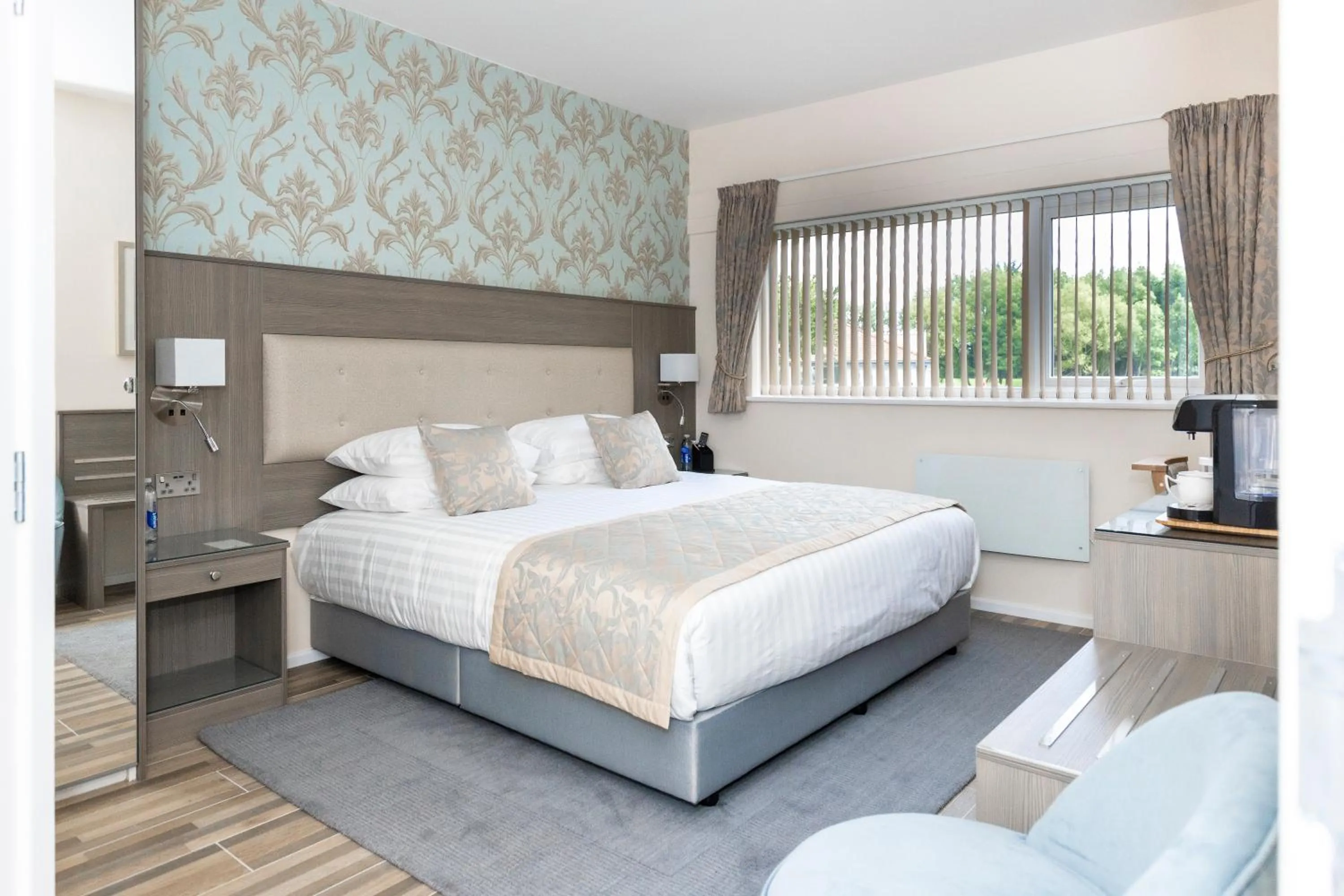 Bed in Kingfisher Hotel, Golf and Country Club