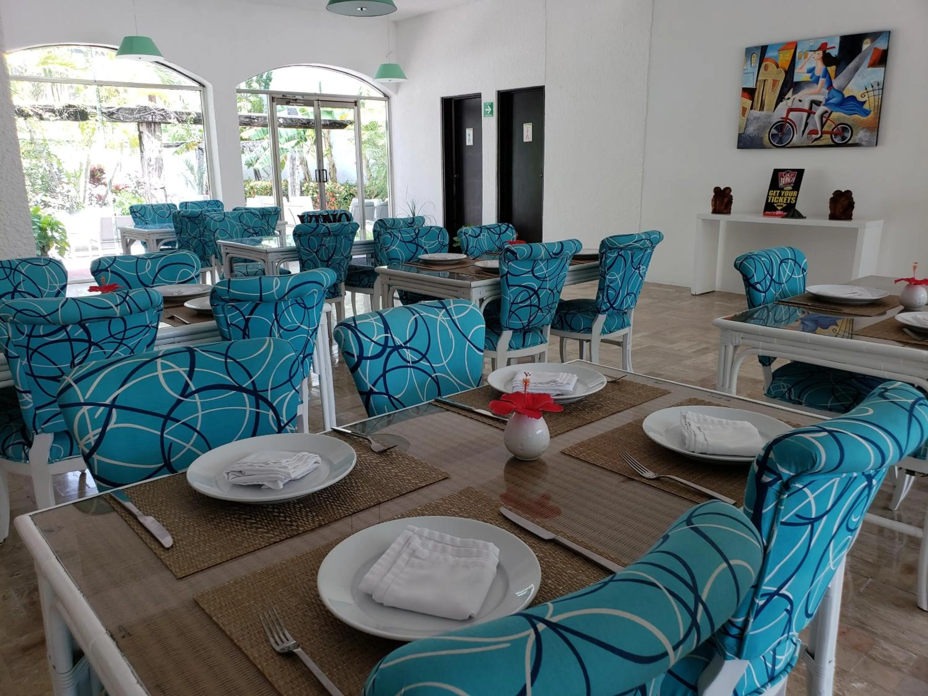 Restaurant/places to eat in Hotel Green 16