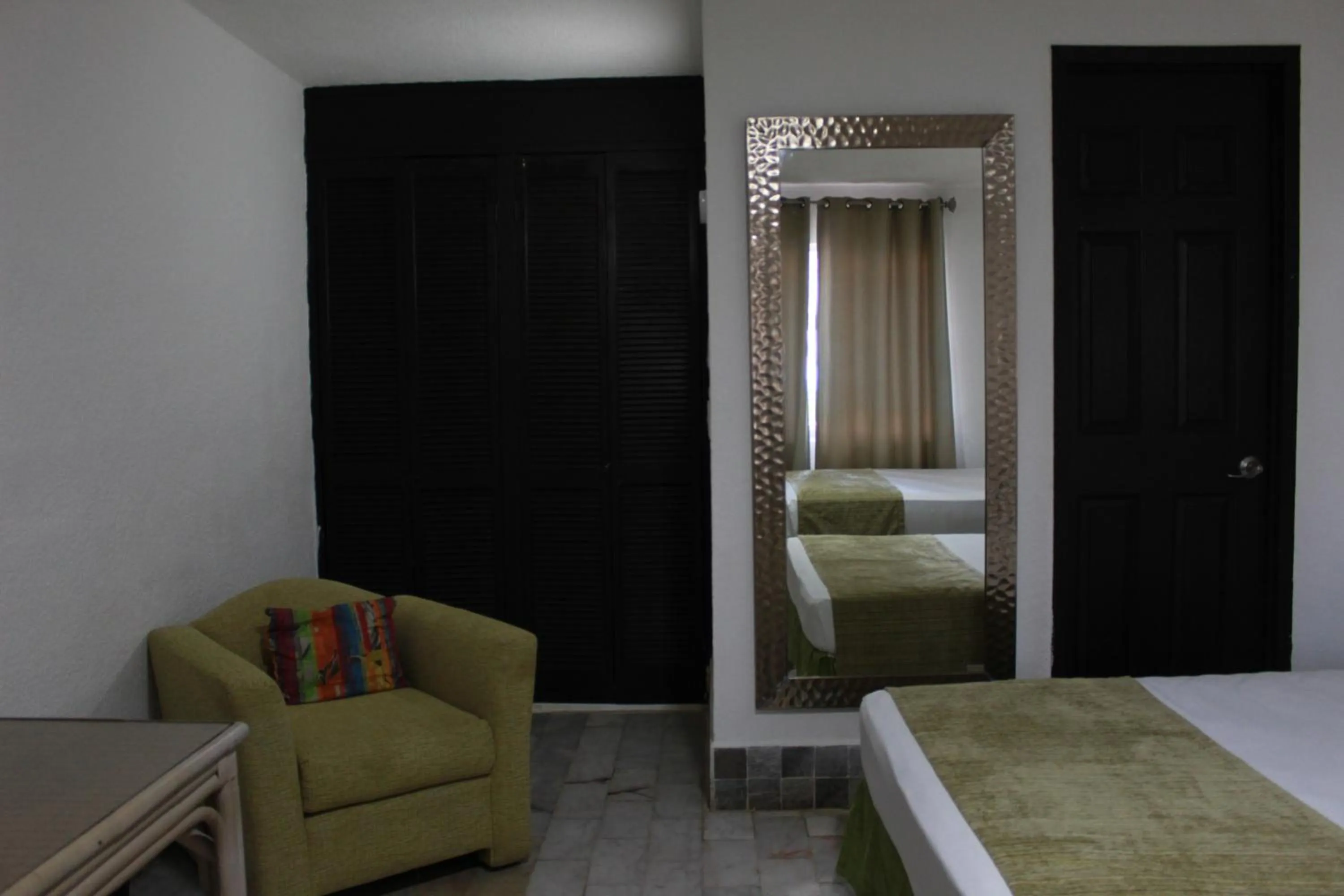 Bedroom, Bed in Hotel Green 16