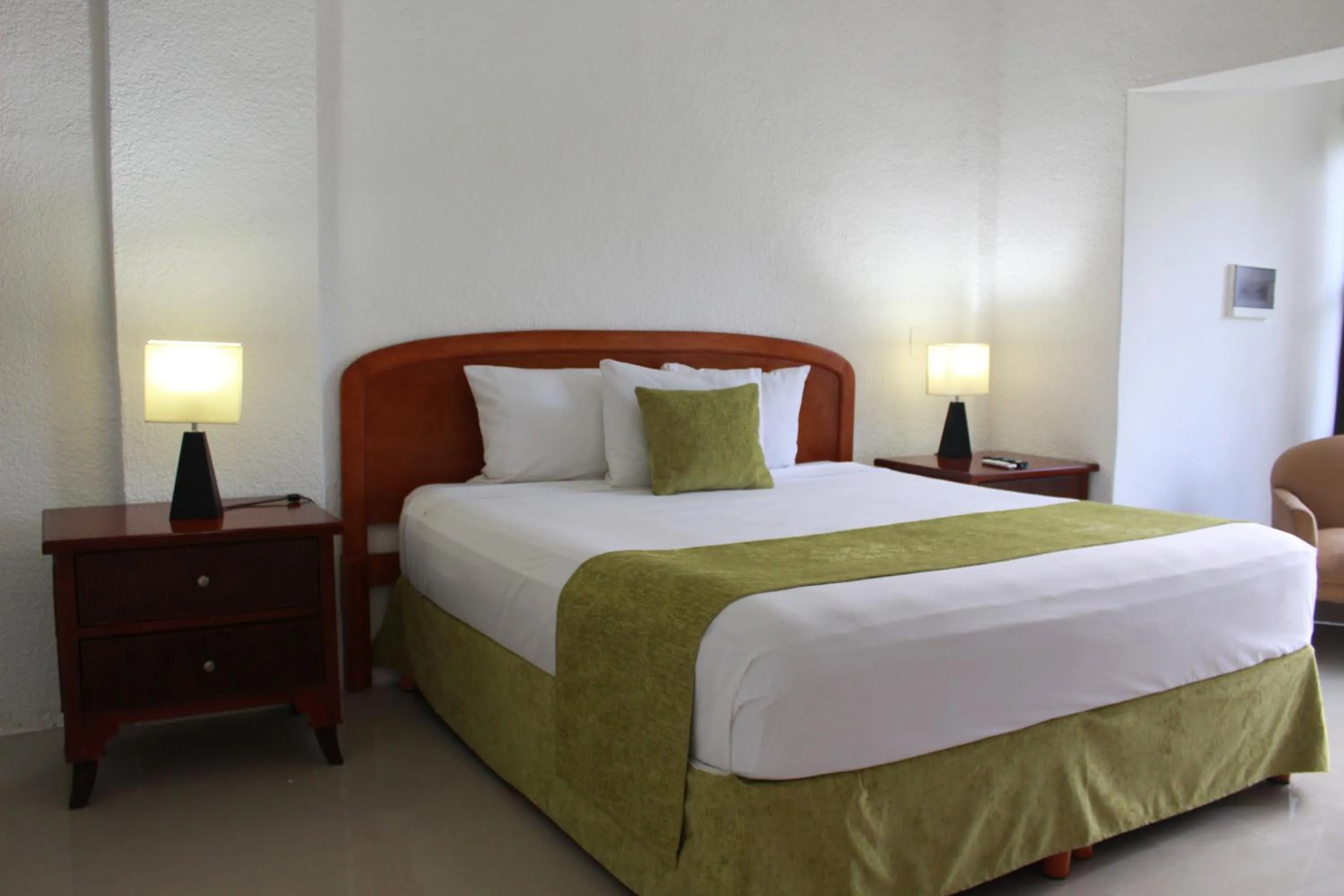 Photo of the whole room, Bed in Hotel Green 16