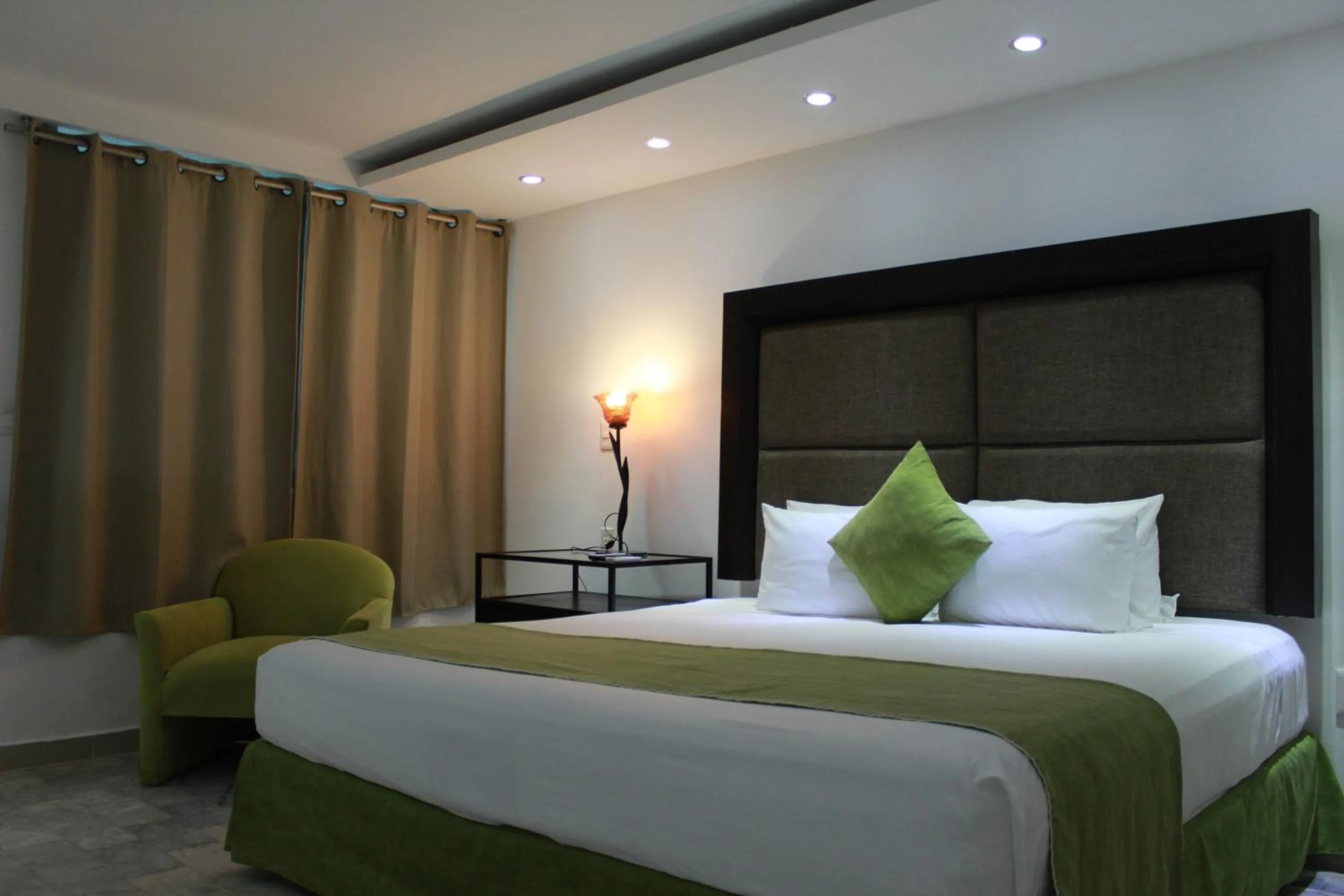 Photo of the whole room, Bed in Hotel Green 16