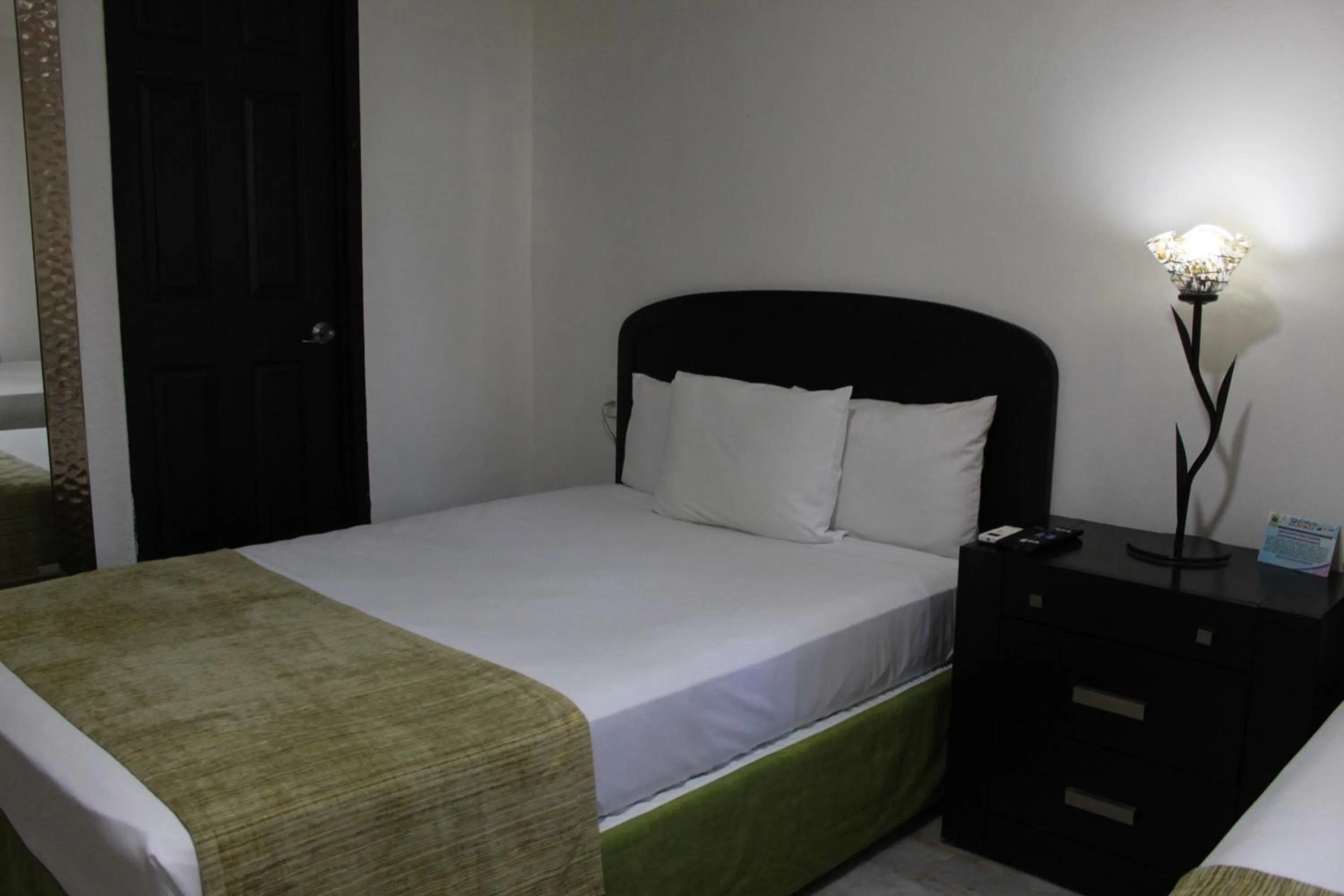 Bedroom, Bed in Hotel Green 16