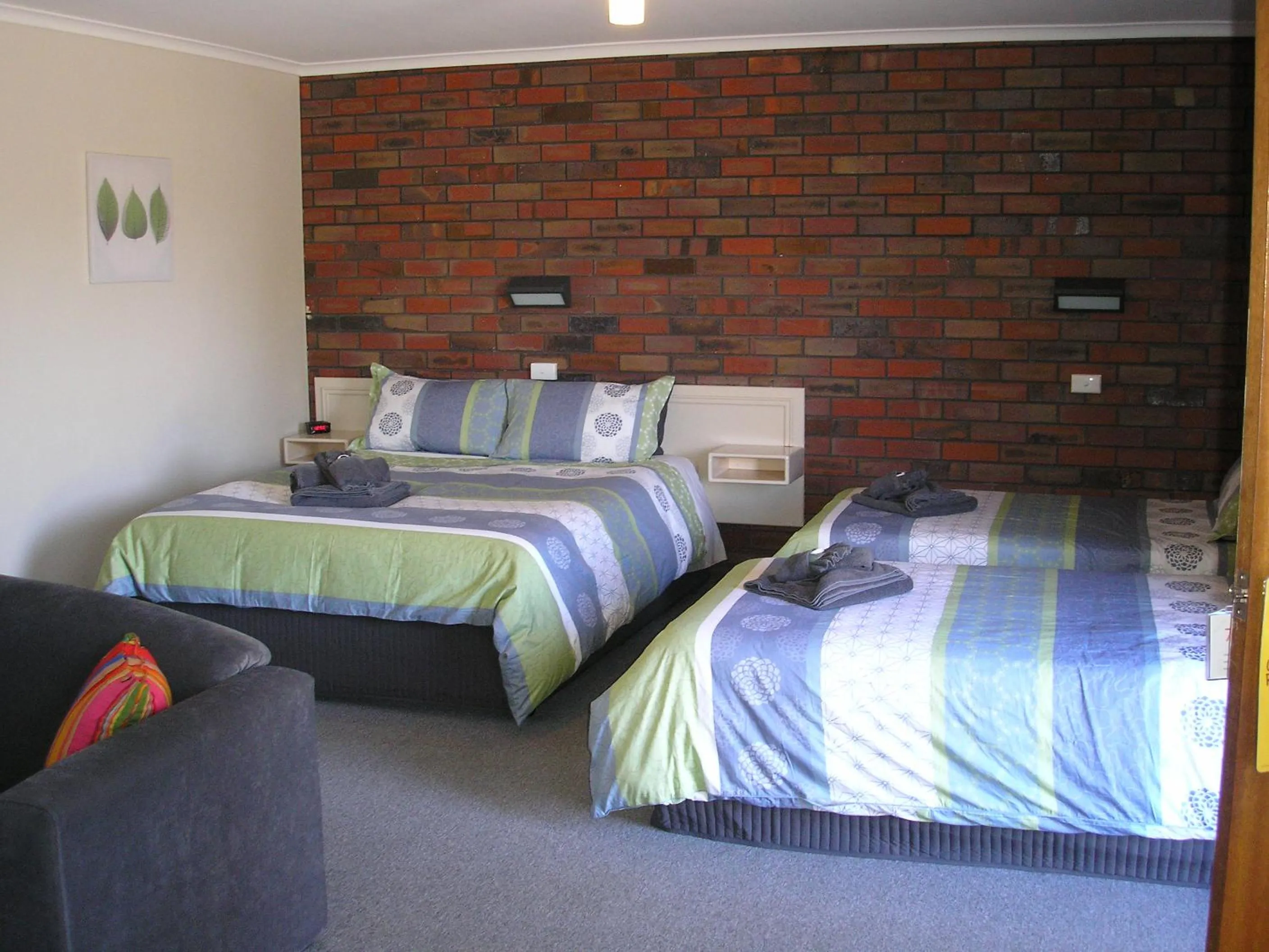 Bed in Coorrabin Motor Inn