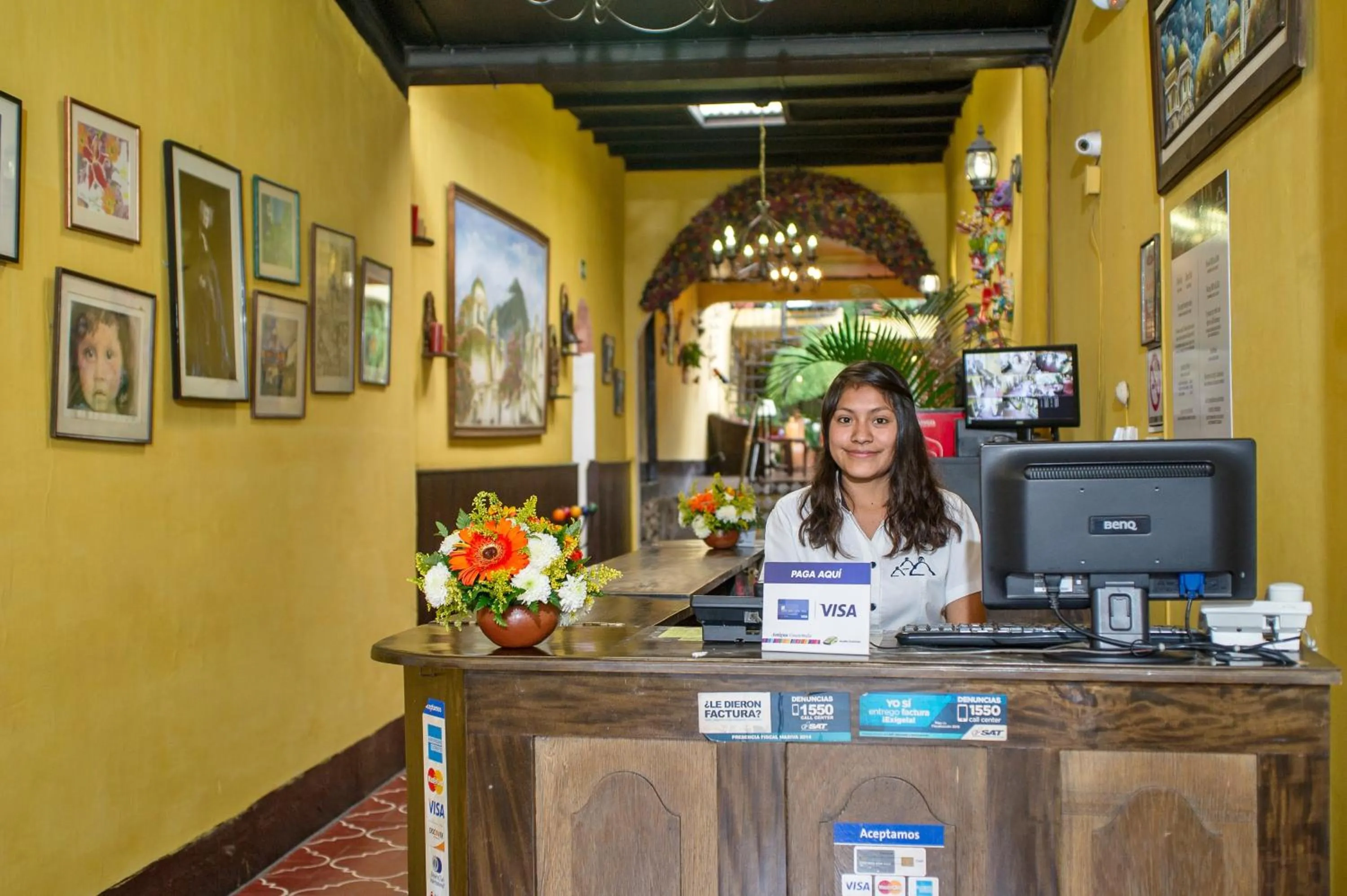 Lobby or reception in Hotel Las Camelias Inn by AHS