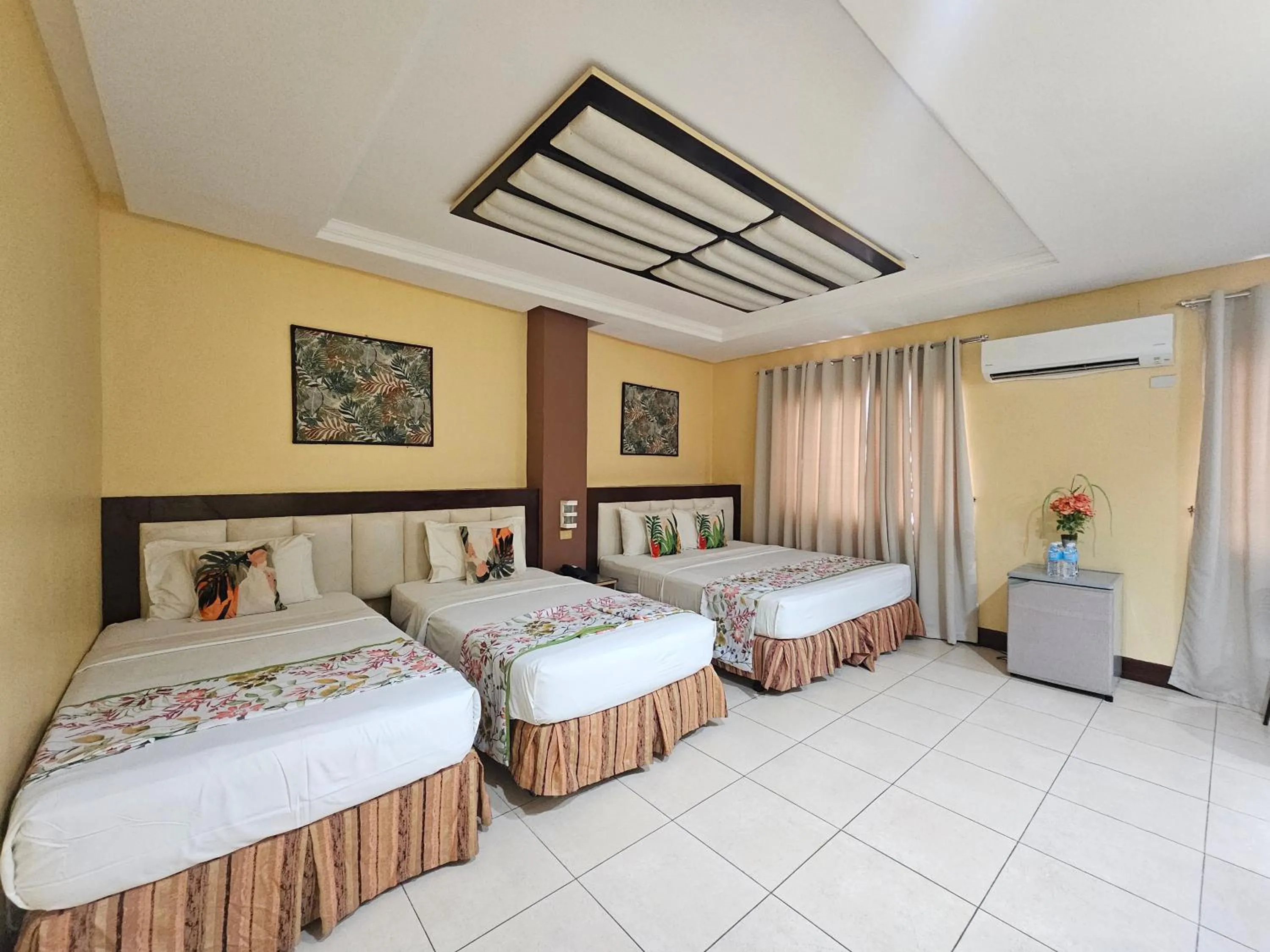 Photo of the whole room, Bed in Hotel Nicanor