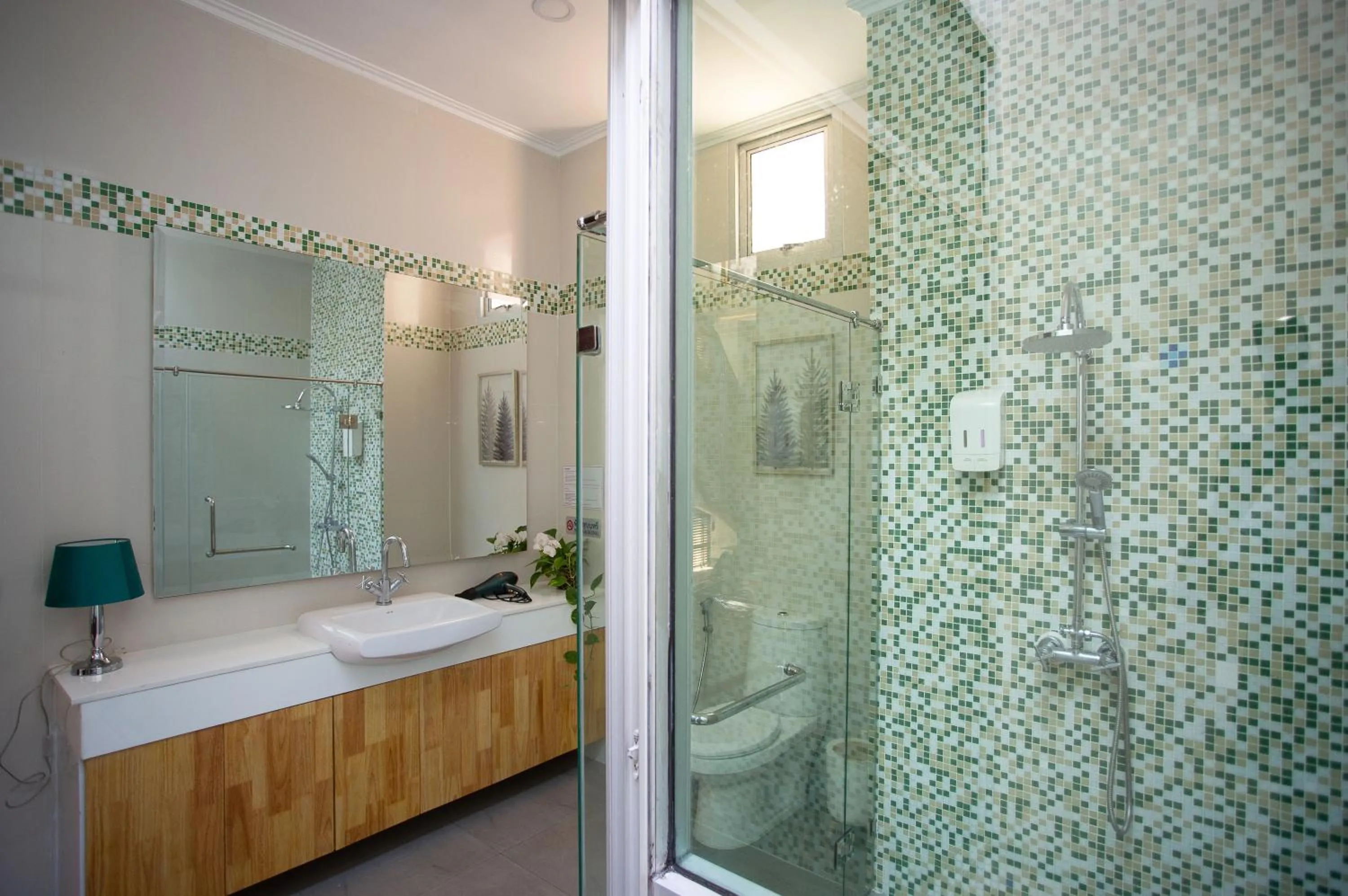 Shower in Nagawari Art Maldives BBQ Pattaya Villa